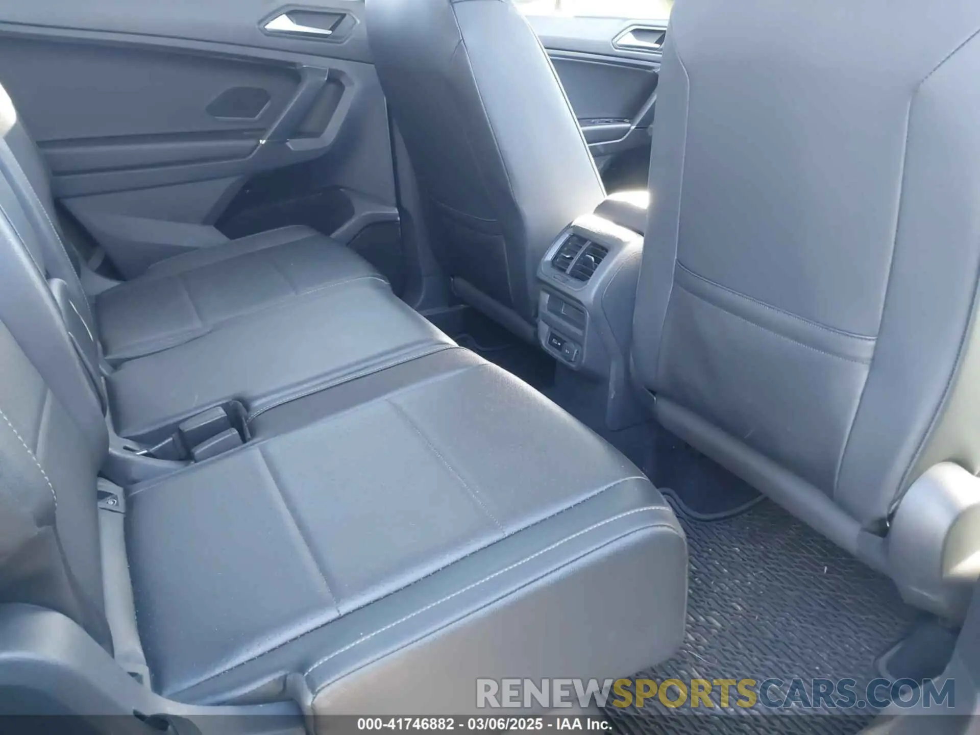 8 Фотография поврежденного автомобиля 3VV3B7AXXLM044893 VOLKSWAGEN TIGUAN 2020