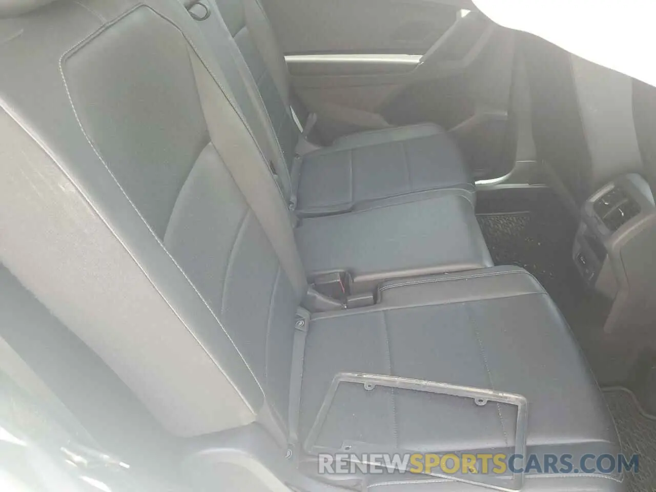 10 Photograph of a damaged car 3VV3B7AXXLM044957 VOLKSWAGEN TIGUAN 2020