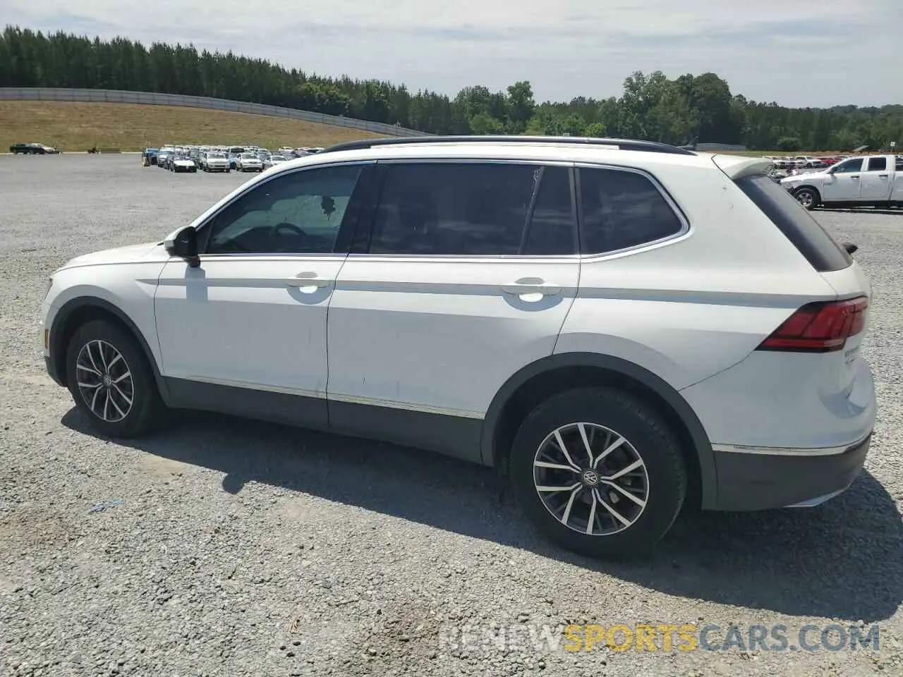 2 Photograph of a damaged car 3VV3B7AXXLM044957 VOLKSWAGEN TIGUAN 2020