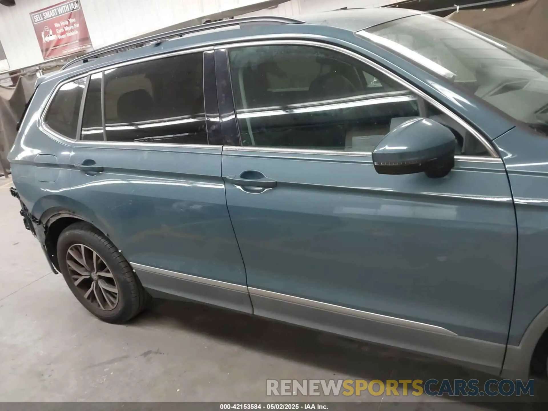 13 Photograph of a damaged car 3VV3B7AXXLM058423 VOLKSWAGEN TIGUAN 2020