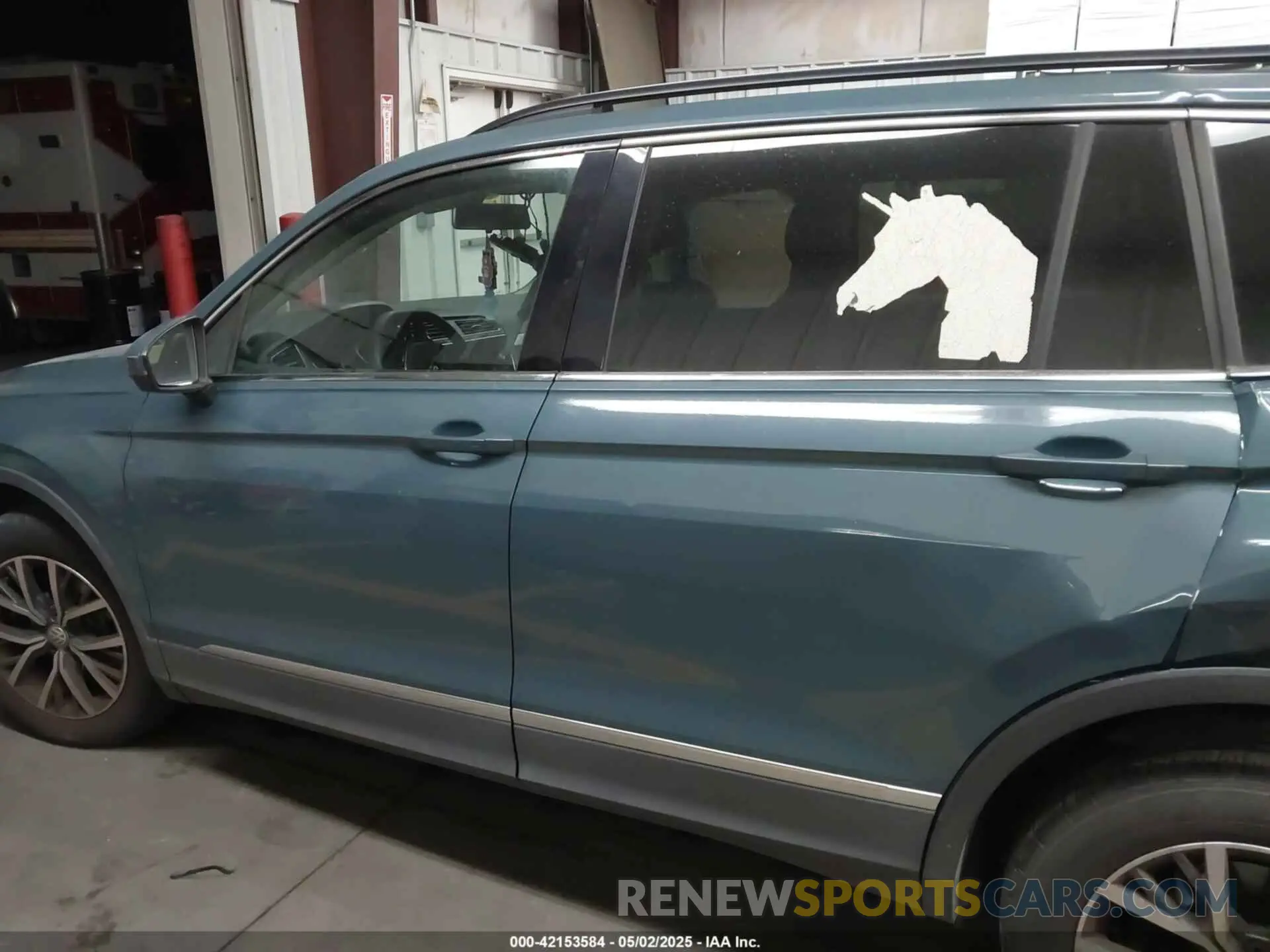 14 Photograph of a damaged car 3VV3B7AXXLM058423 VOLKSWAGEN TIGUAN 2020