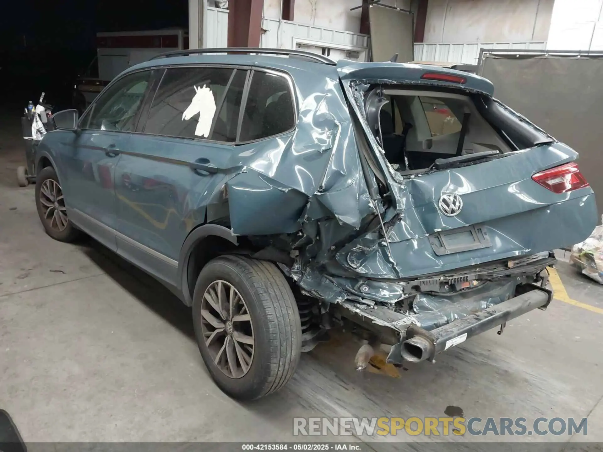 3 Photograph of a damaged car 3VV3B7AXXLM058423 VOLKSWAGEN TIGUAN 2020