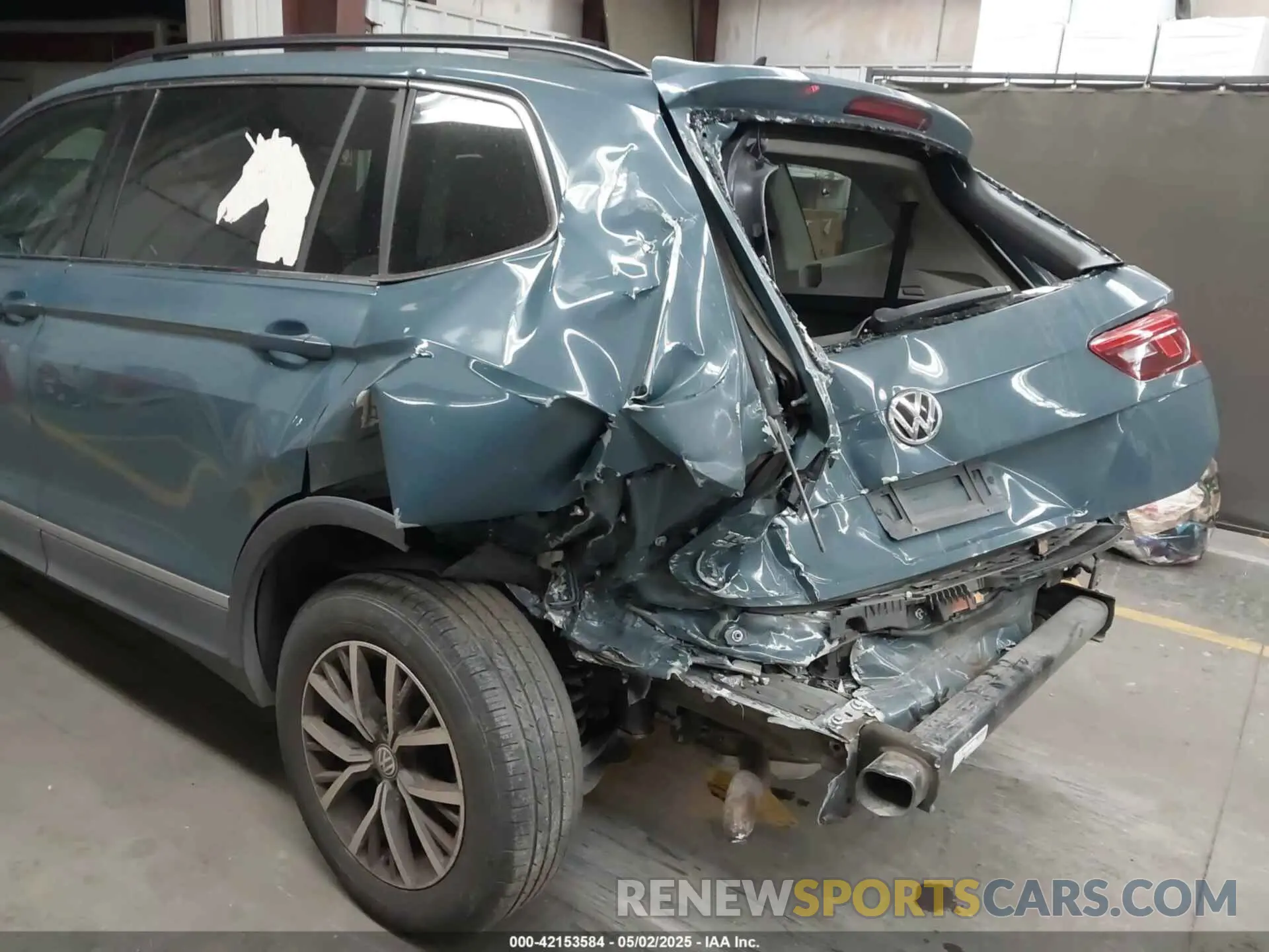 6 Photograph of a damaged car 3VV3B7AXXLM058423 VOLKSWAGEN TIGUAN 2020