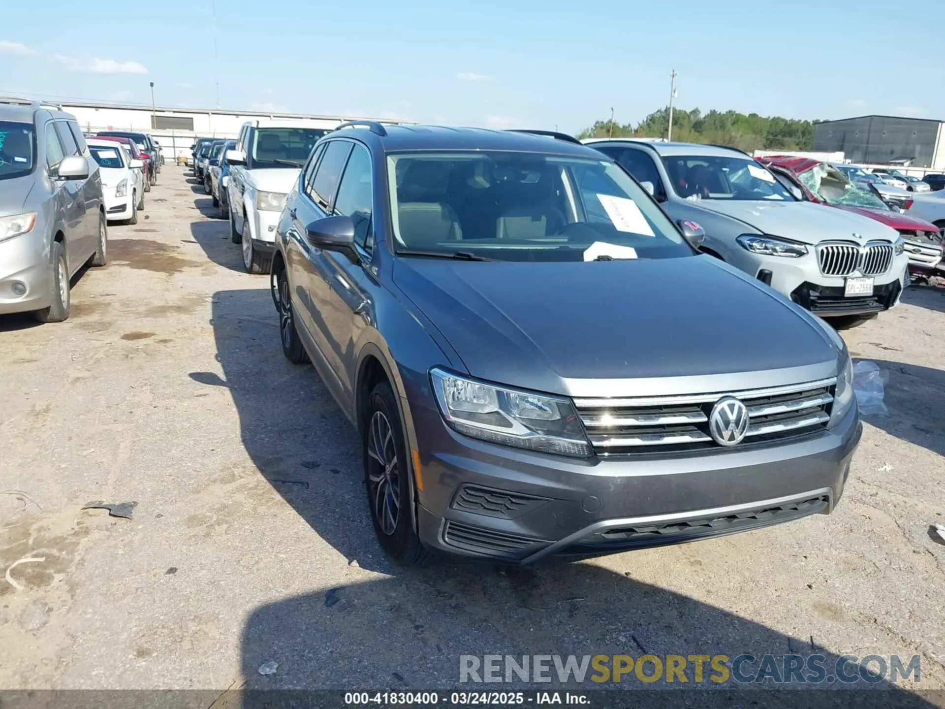 1 Фотография поврежденного автомобиля 3VV3B7AXXLM137641 VOLKSWAGEN TIGUAN 2020