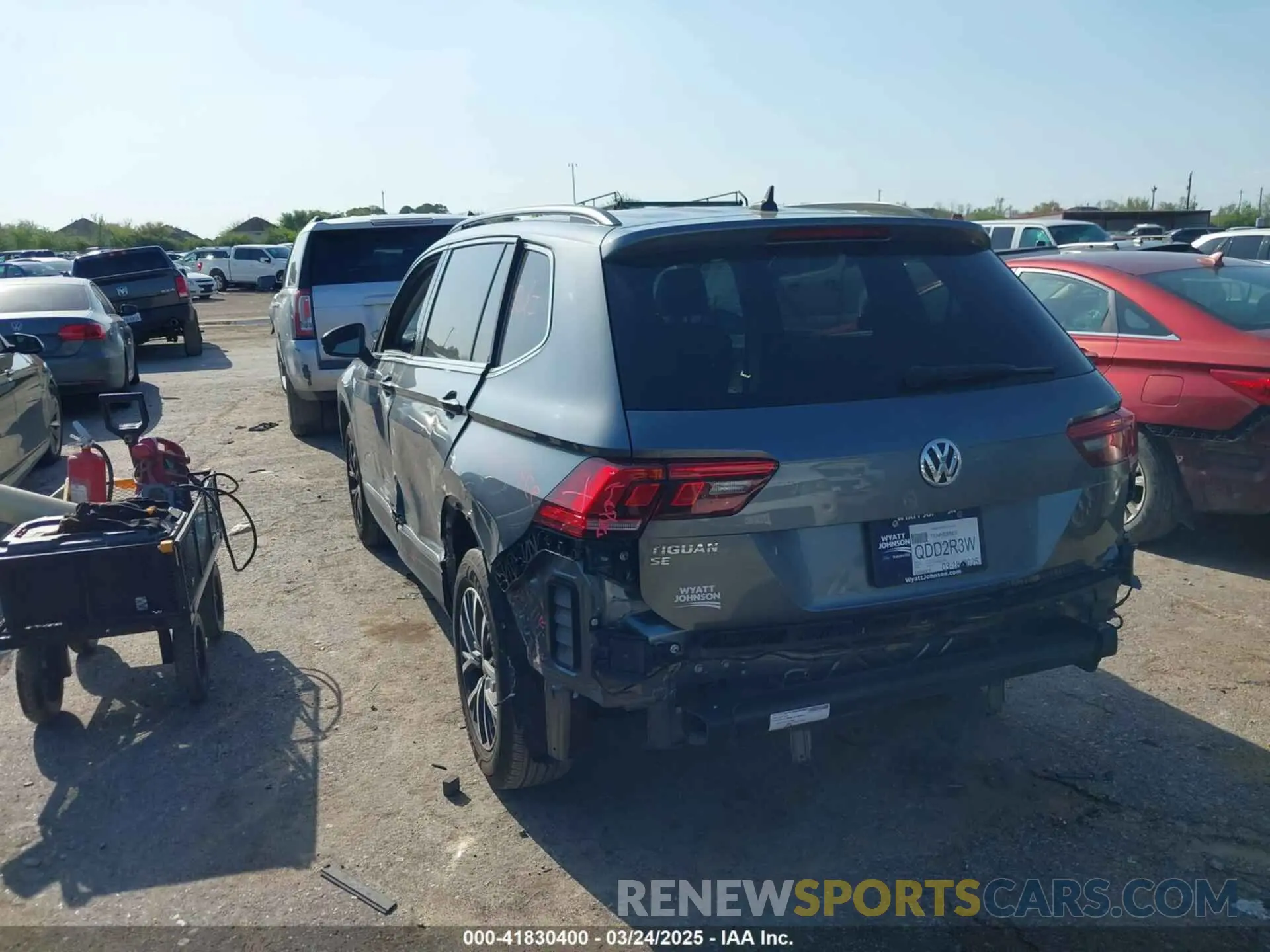 3 Фотография поврежденного автомобиля 3VV3B7AXXLM137641 VOLKSWAGEN TIGUAN 2020