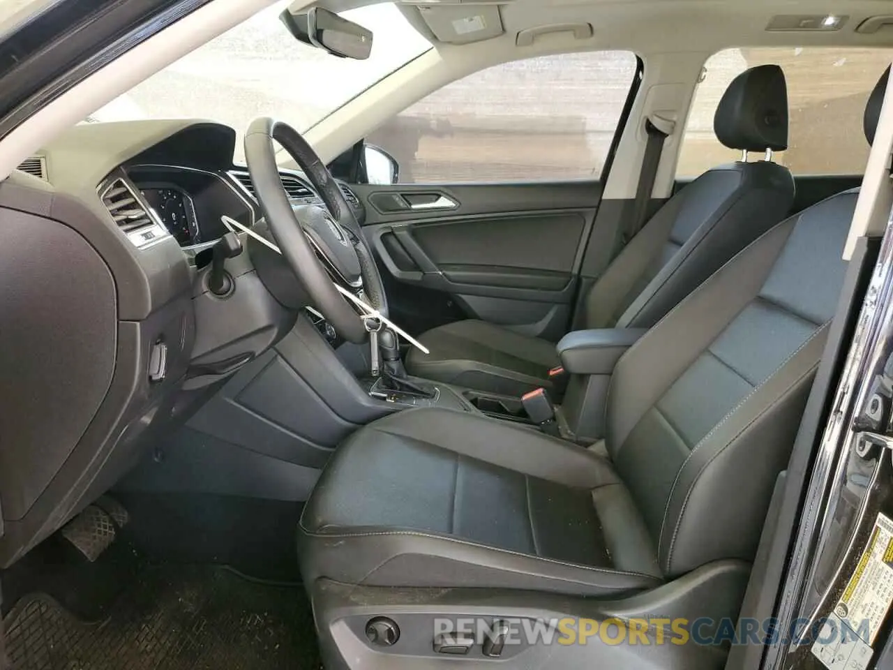 7 Photograph of a damaged car 3VV3B7AXXLM138188 VOLKSWAGEN TIGUAN 2020