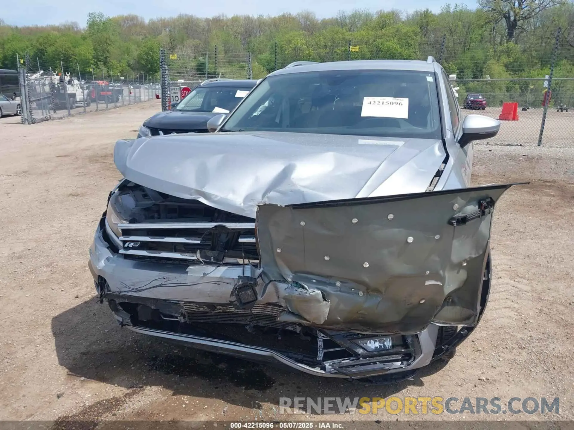 12 Photograph of a damaged car 3VV4B7AXXLM170532 VOLKSWAGEN TIGUAN 2020