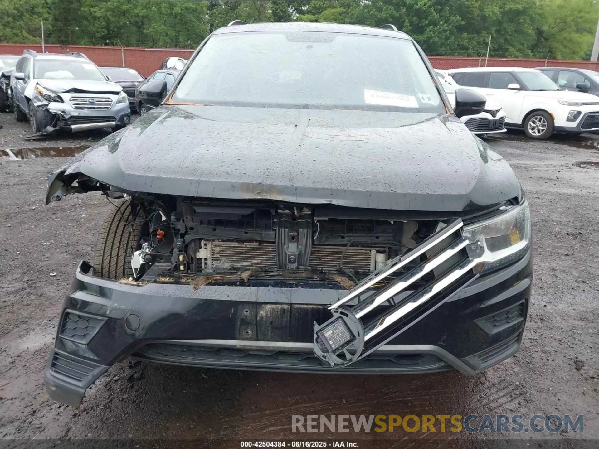 18 Photograph of a damaged car 3VV0B7AX3MM031908 VOLKSWAGEN TIGUAN 2021