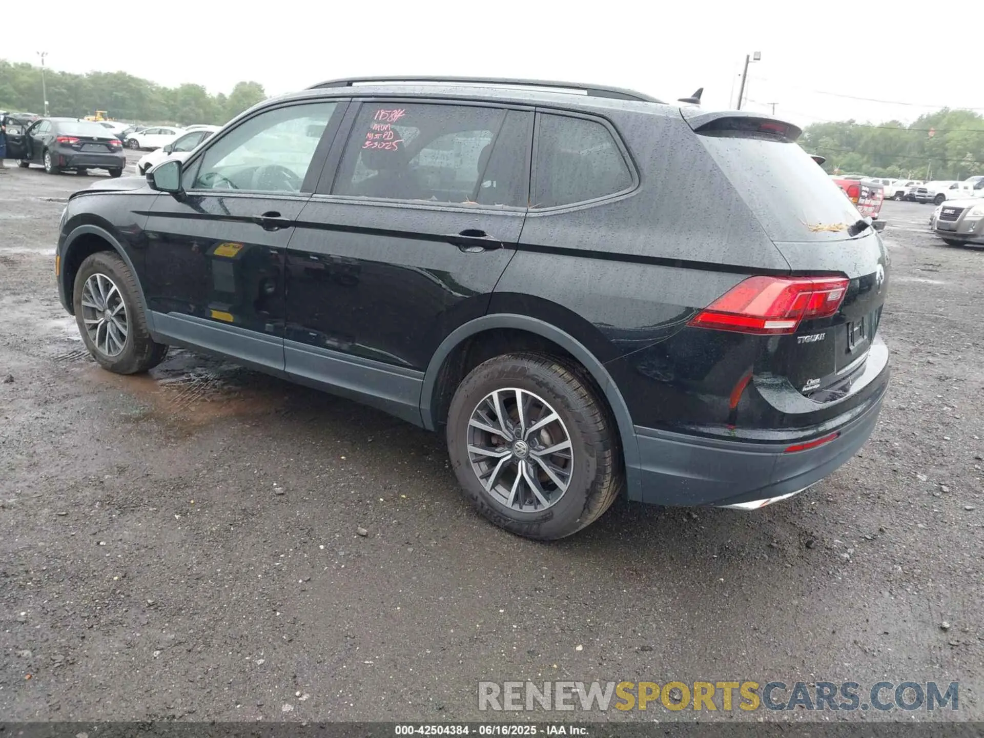 3 Photograph of a damaged car 3VV0B7AX3MM031908 VOLKSWAGEN TIGUAN 2021