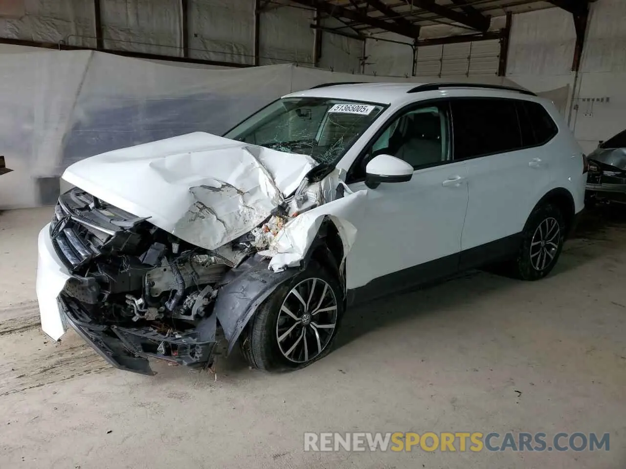 1 Фотография поврежденного автомобиля 3VV0B7AX4MM040312 VOLKSWAGEN TIGUAN 2021
