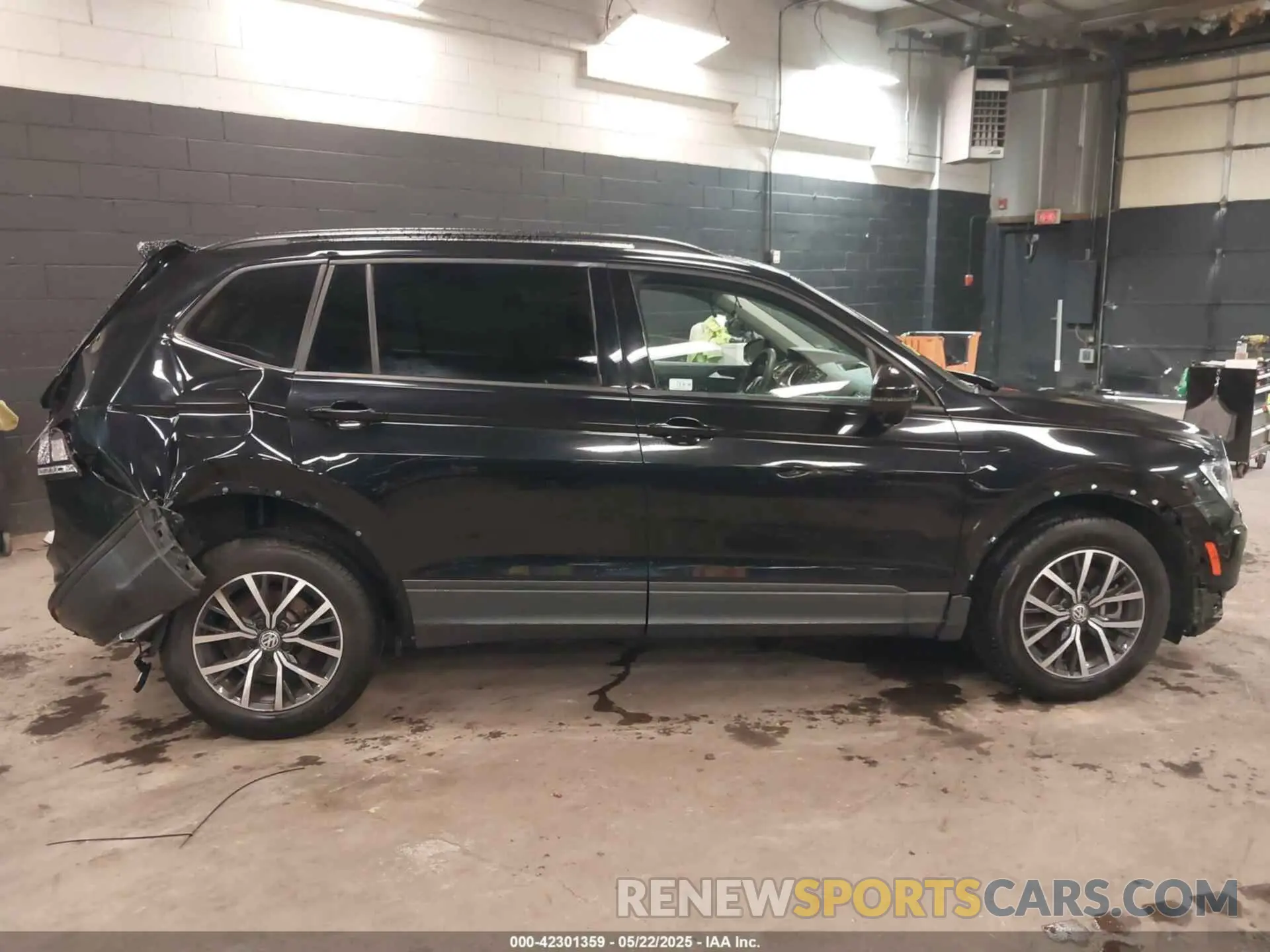 13 Фотография поврежденного автомобиля 3VV0B7AX5MM088269 VOLKSWAGEN TIGUAN 2021