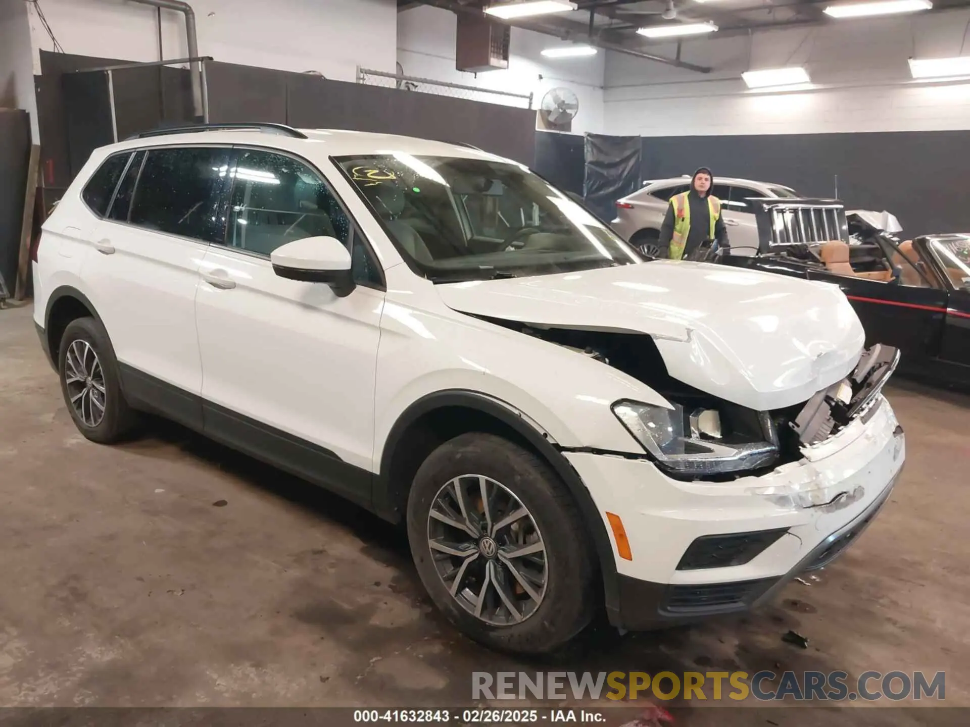 1 Photograph of a damaged car 3VV0B7AX8MM019835 VOLKSWAGEN TIGUAN 2021
