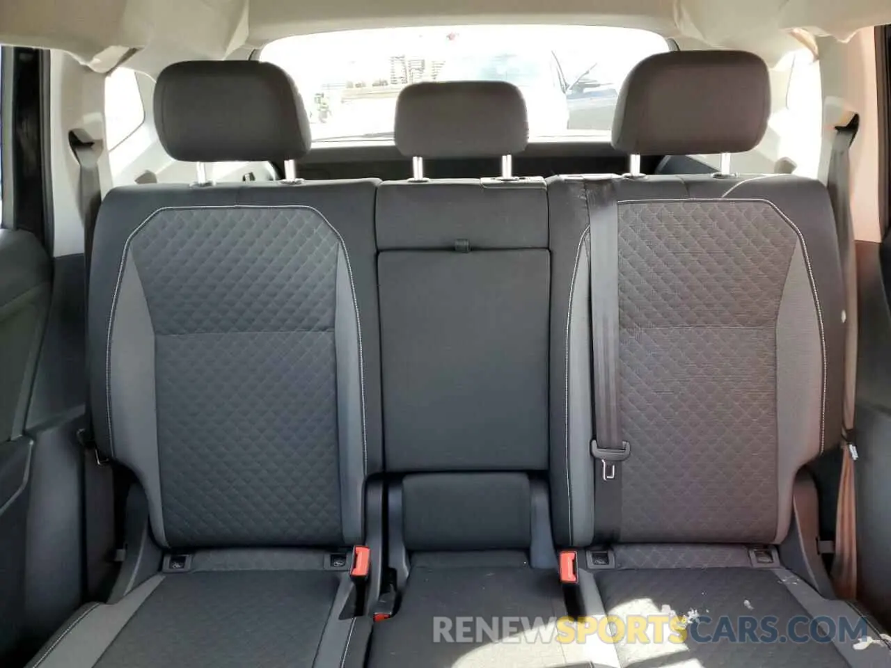 10 Photograph of a damaged car 3VV0B7AX8MM072597 VOLKSWAGEN TIGUAN 2021
