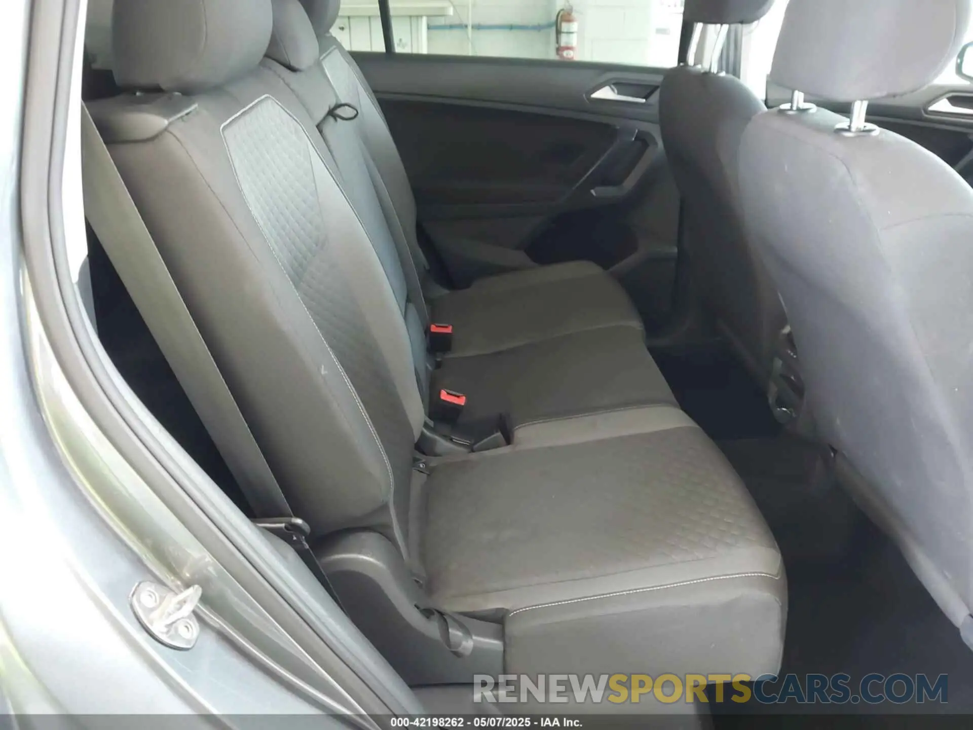 8 Photograph of a damaged car 3VV1B7AX0MM030915 VOLKSWAGEN TIGUAN 2021
