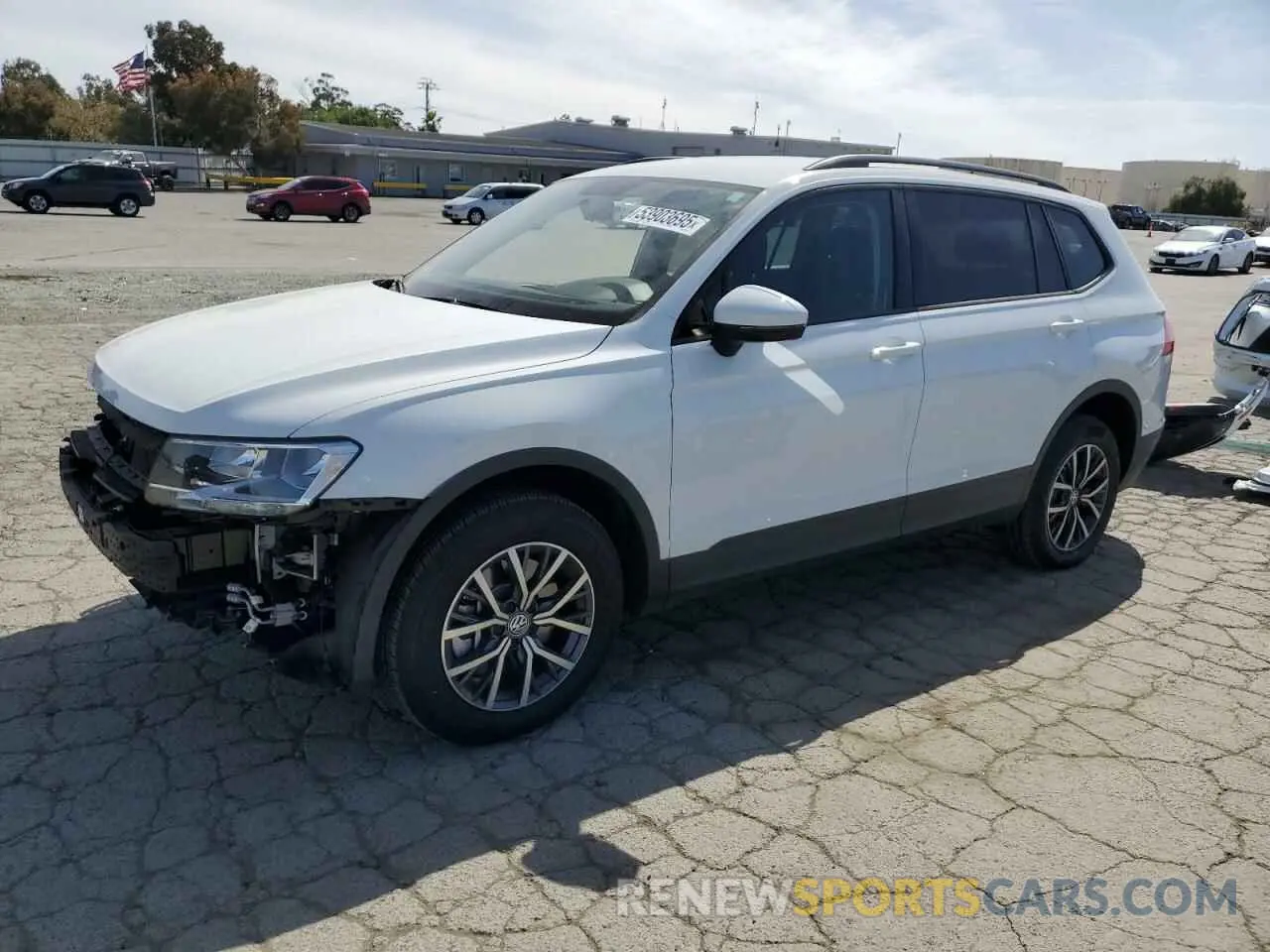 1 Фотография поврежденного автомобиля 3VV1B7AX0MM108609 VOLKSWAGEN TIGUAN 2021