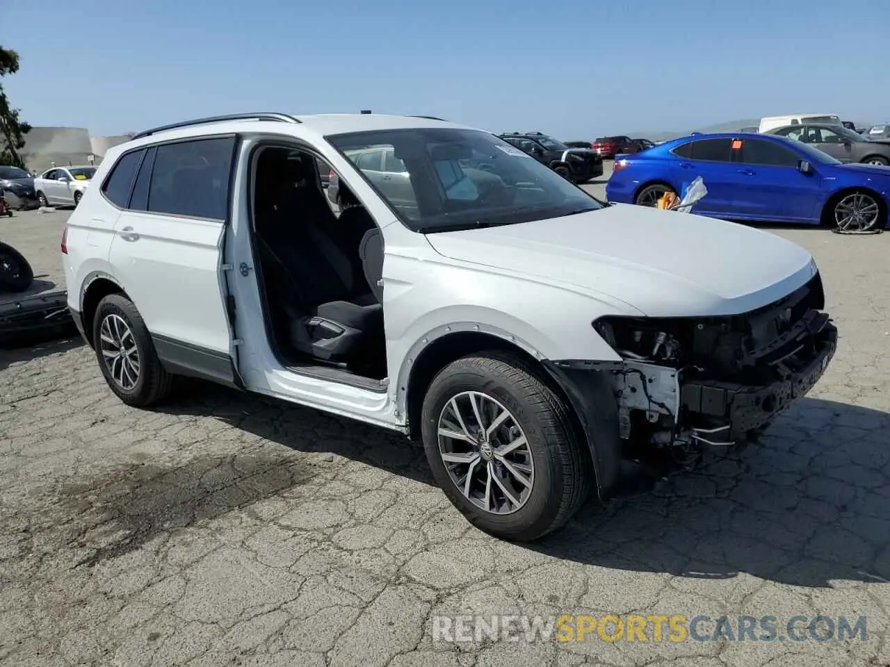 4 Фотография поврежденного автомобиля 3VV1B7AX0MM108609 VOLKSWAGEN TIGUAN 2021