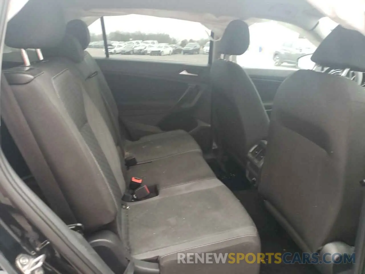 11 Photograph of a damaged car 3VV1B7AX2MM121474 VOLKSWAGEN TIGUAN 2021