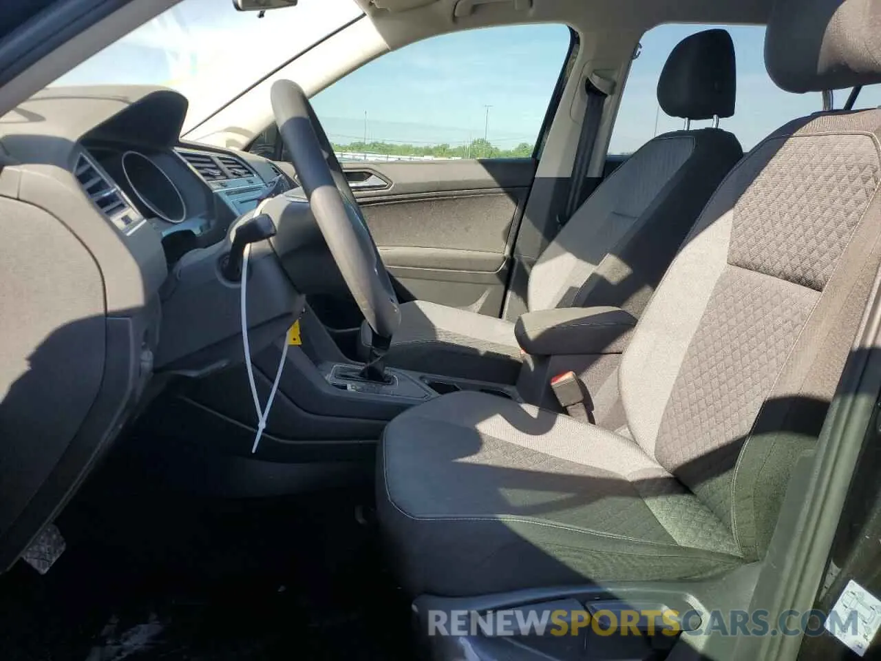 7 Фотография поврежденного автомобиля 3VV1B7AX3MM025109 VOLKSWAGEN TIGUAN 2021