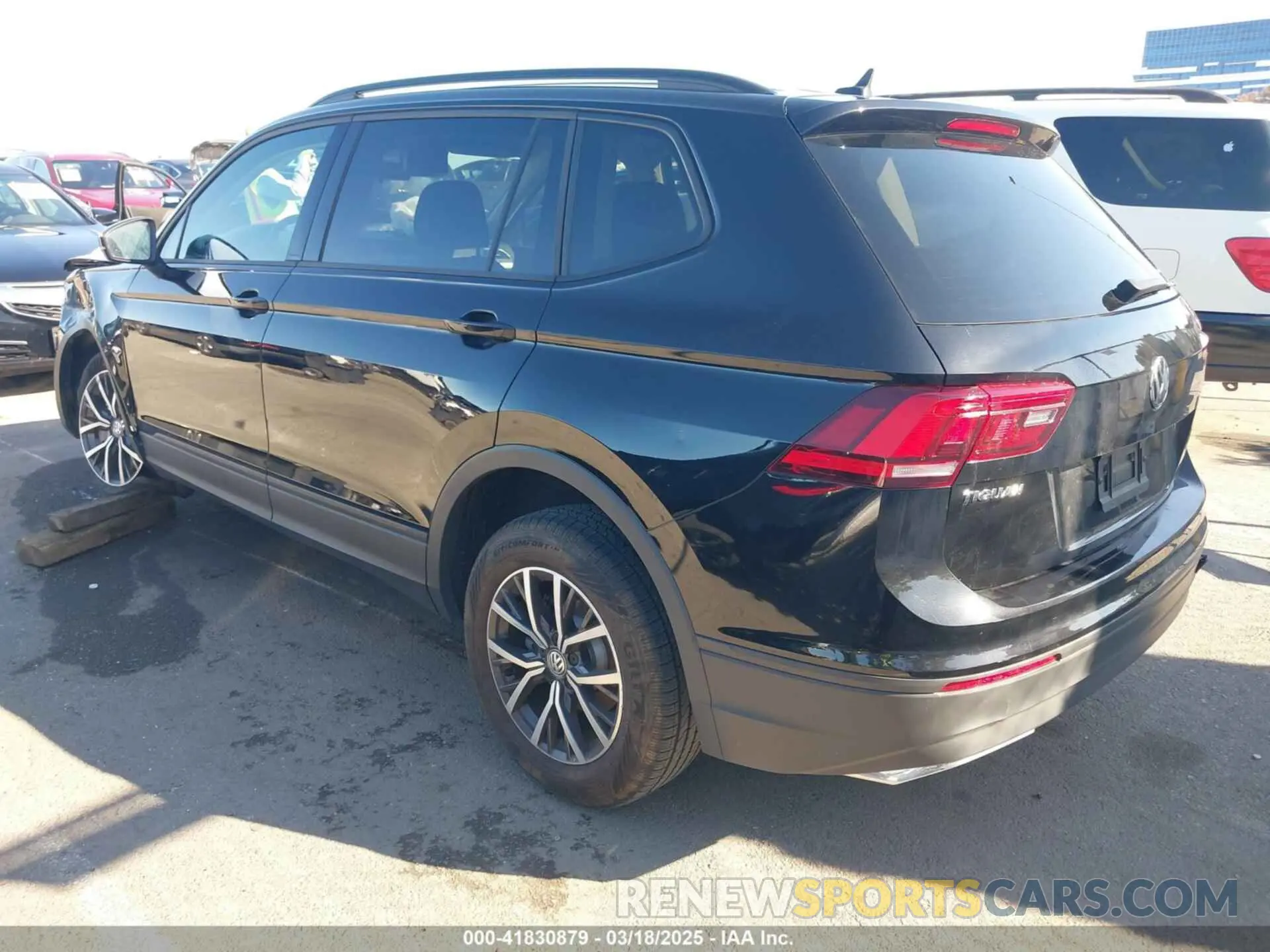 3 Photograph of a damaged car 3VV1B7AX5MM025497 VOLKSWAGEN TIGUAN 2021