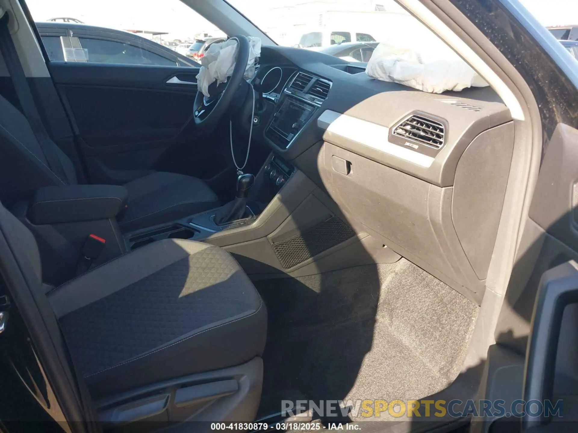 5 Photograph of a damaged car 3VV1B7AX5MM025497 VOLKSWAGEN TIGUAN 2021