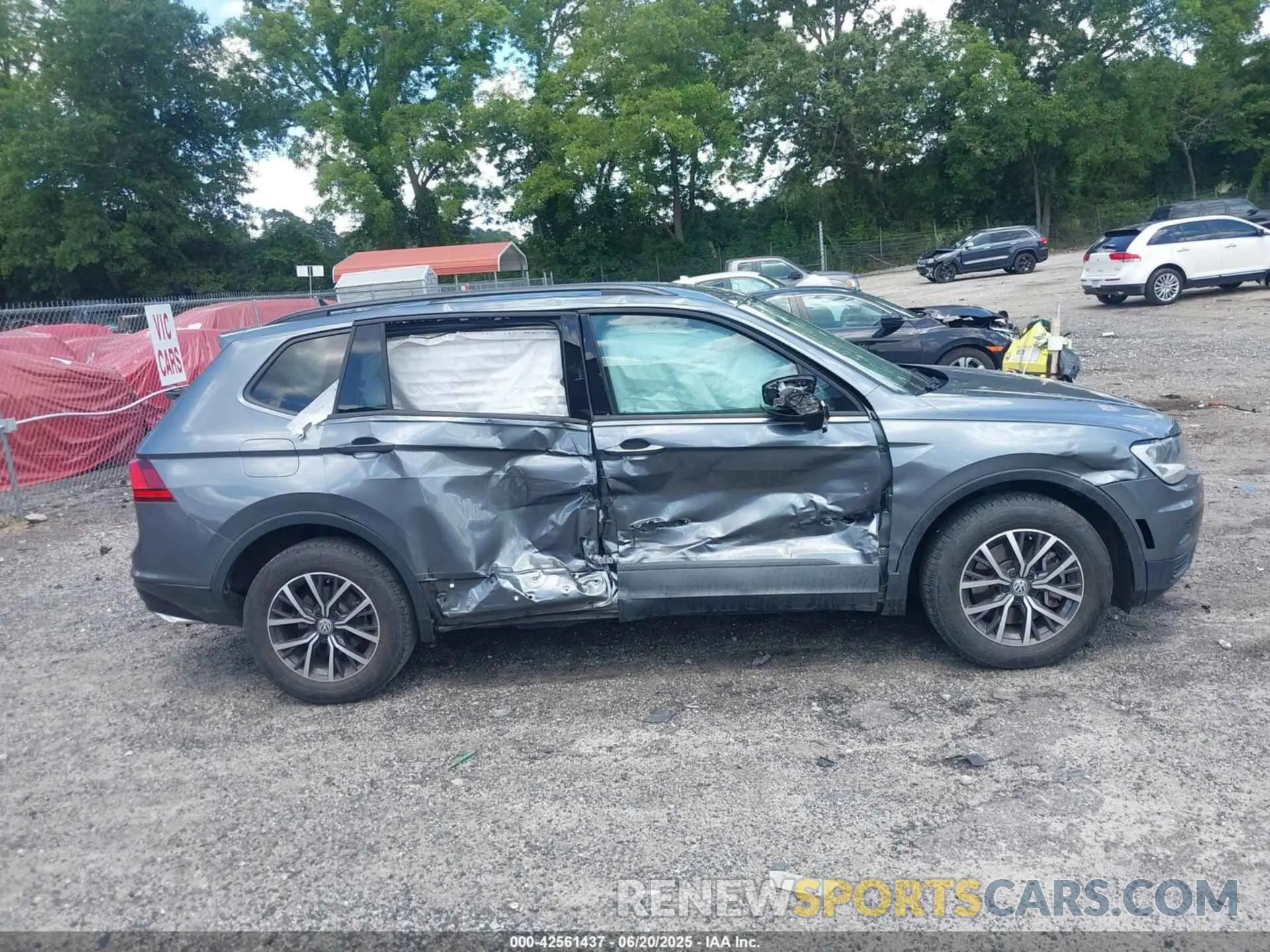 13 Photograph of a damaged car 3VV1B7AX5MM148491 VOLKSWAGEN TIGUAN 2021