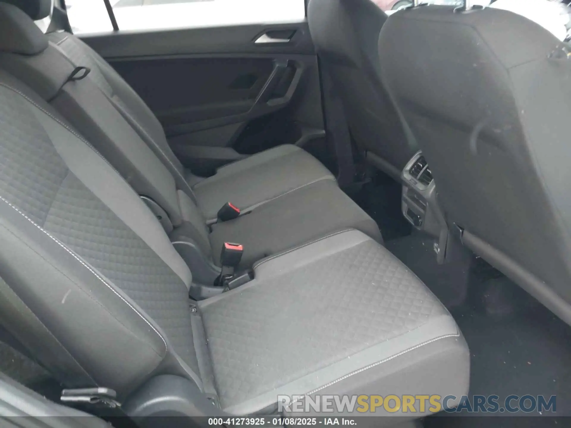 8 Photograph of a damaged car 3VV1B7AX6MM053907 VOLKSWAGEN TIGUAN 2021