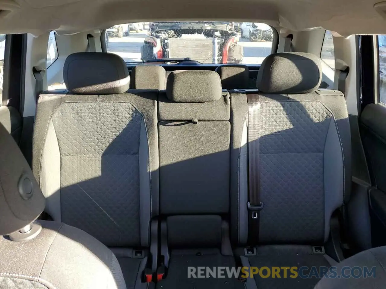 10 Photograph of a damaged car 3VV1B7AX7MM109451 VOLKSWAGEN TIGUAN 2021