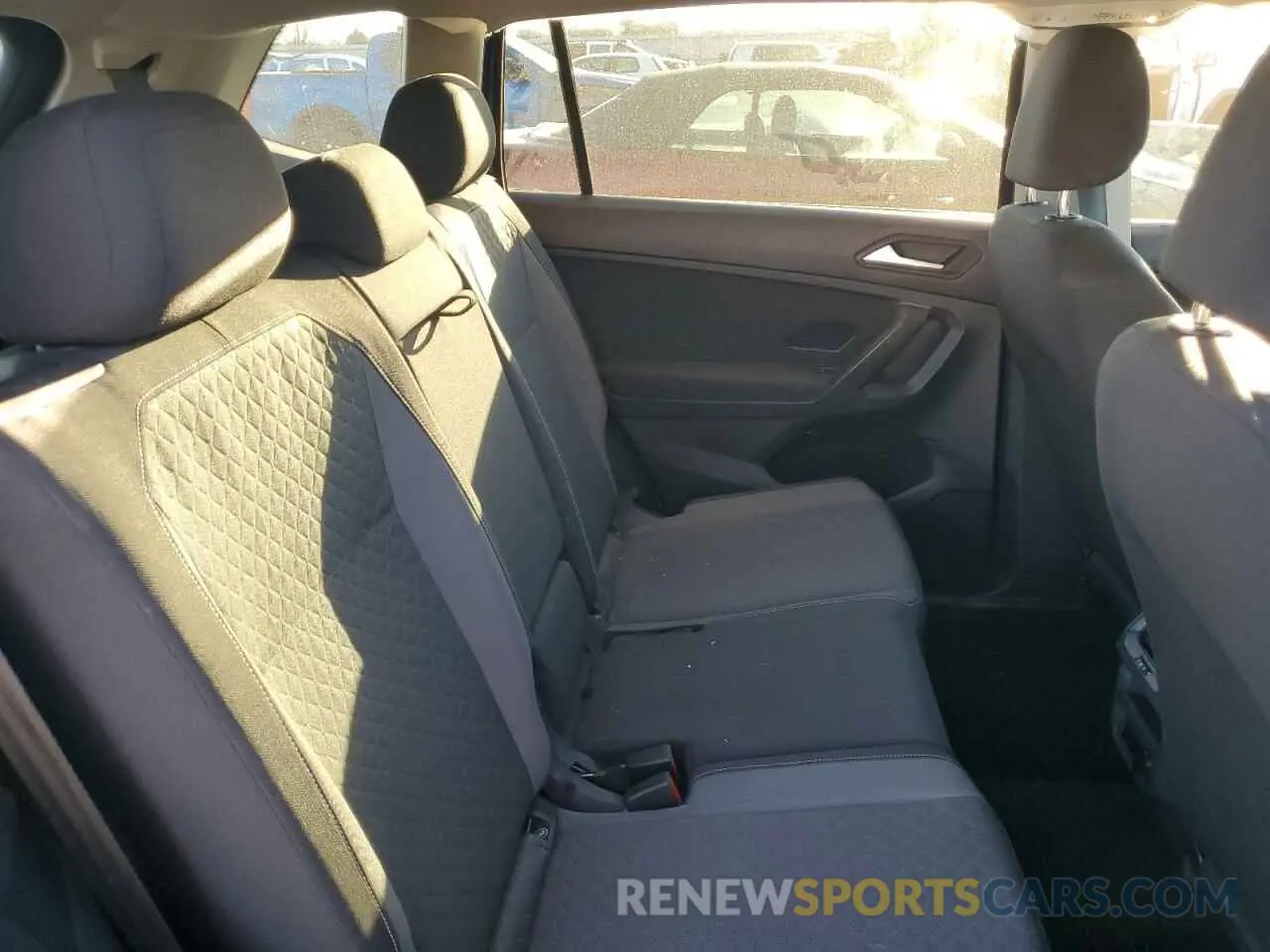 11 Photograph of a damaged car 3VV1B7AX7MM109451 VOLKSWAGEN TIGUAN 2021
