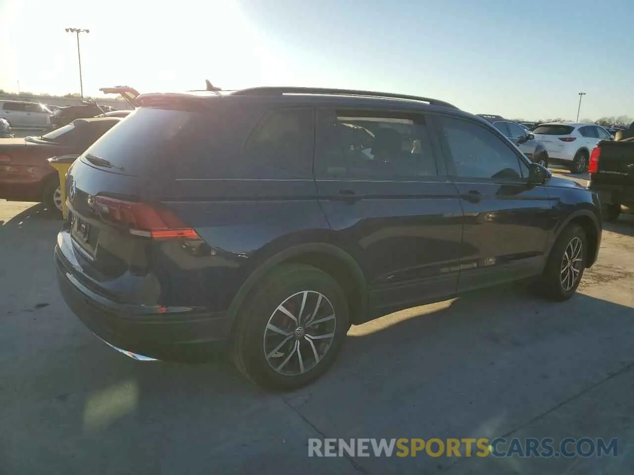 3 Photograph of a damaged car 3VV1B7AX7MM109451 VOLKSWAGEN TIGUAN 2021