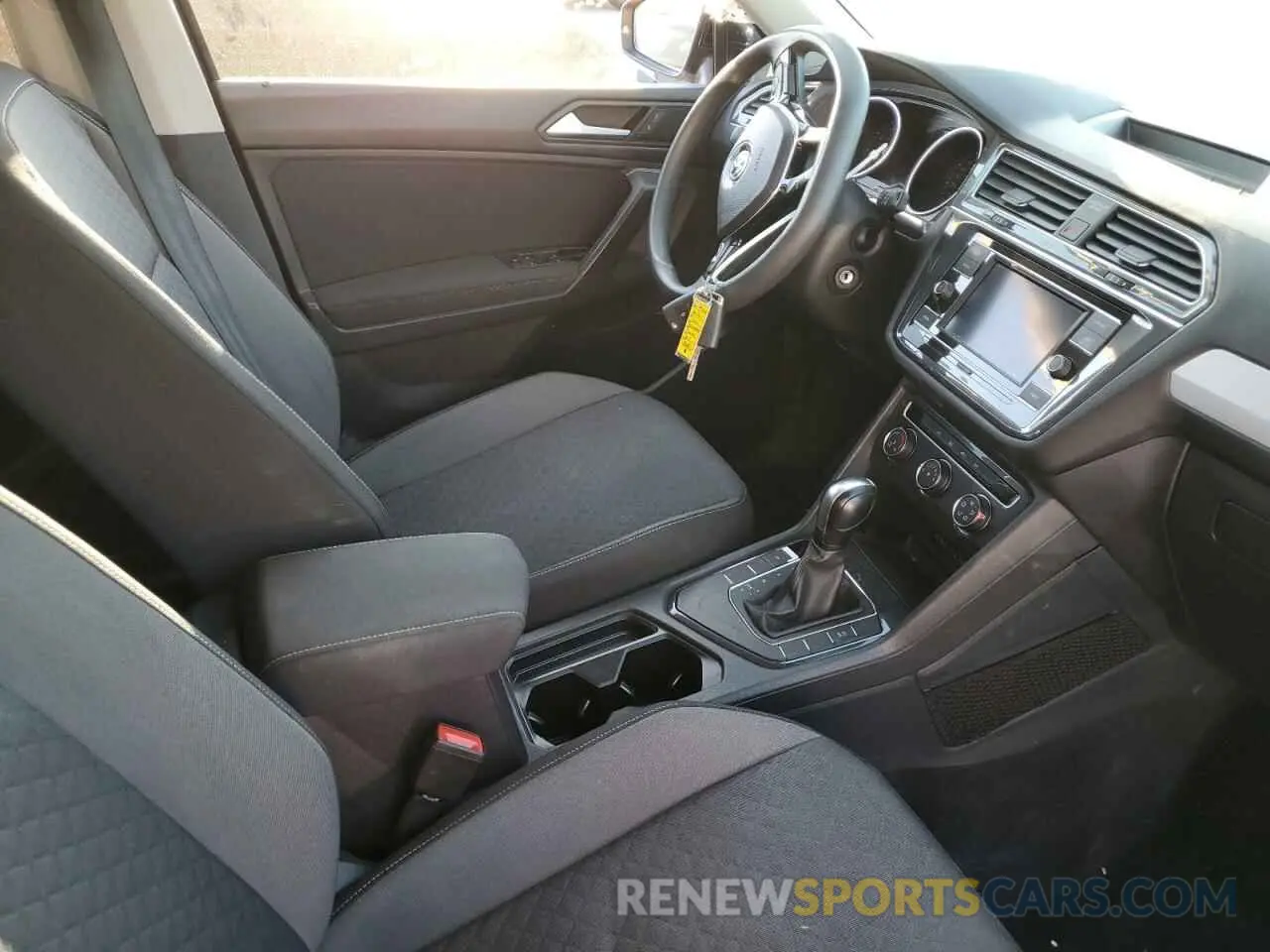 7 Photograph of a damaged car 3VV1B7AX7MM109451 VOLKSWAGEN TIGUAN 2021