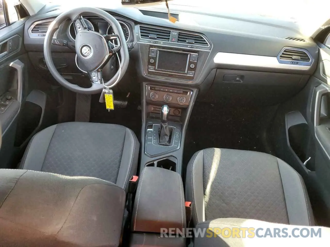 8 Photograph of a damaged car 3VV1B7AX7MM109451 VOLKSWAGEN TIGUAN 2021