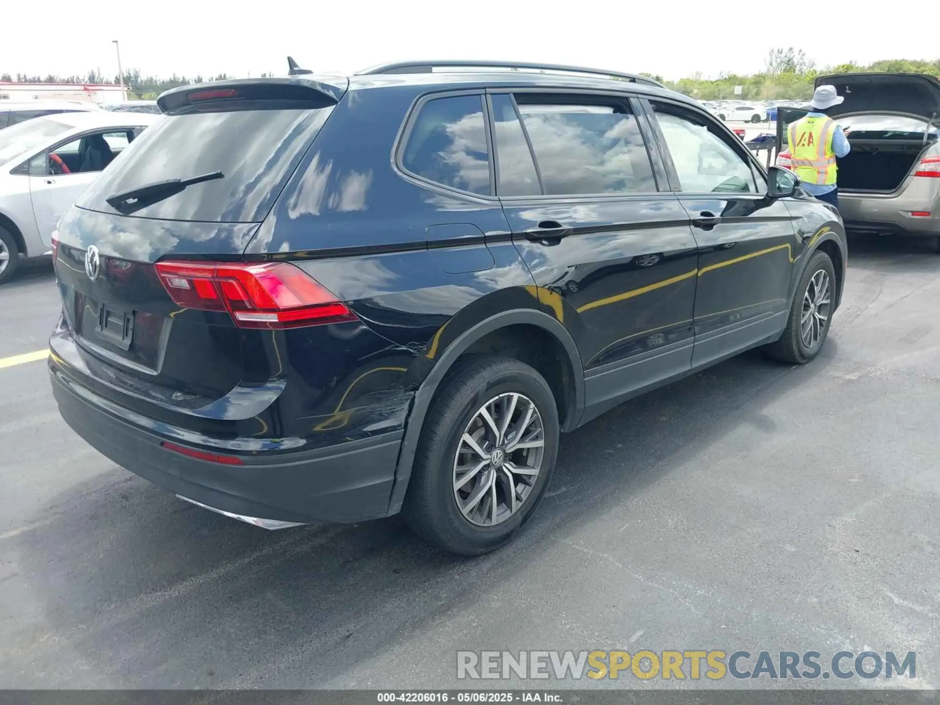 4 Фотография поврежденного автомобиля 3VV1B7AX7MM116609 VOLKSWAGEN TIGUAN 2021
