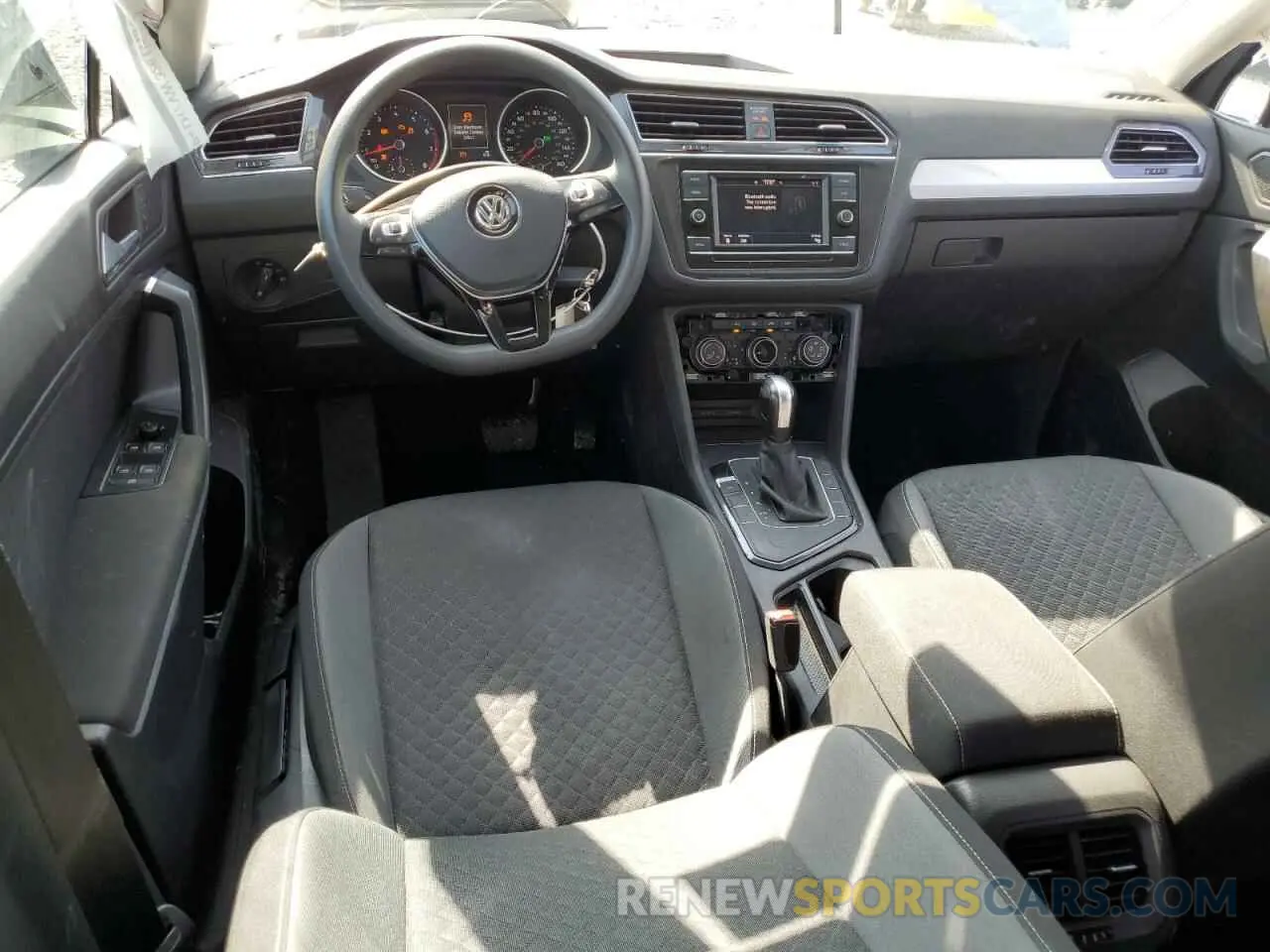 8 Photograph of a damaged car 3VV1B7AX7MM133023 VOLKSWAGEN TIGUAN 2021