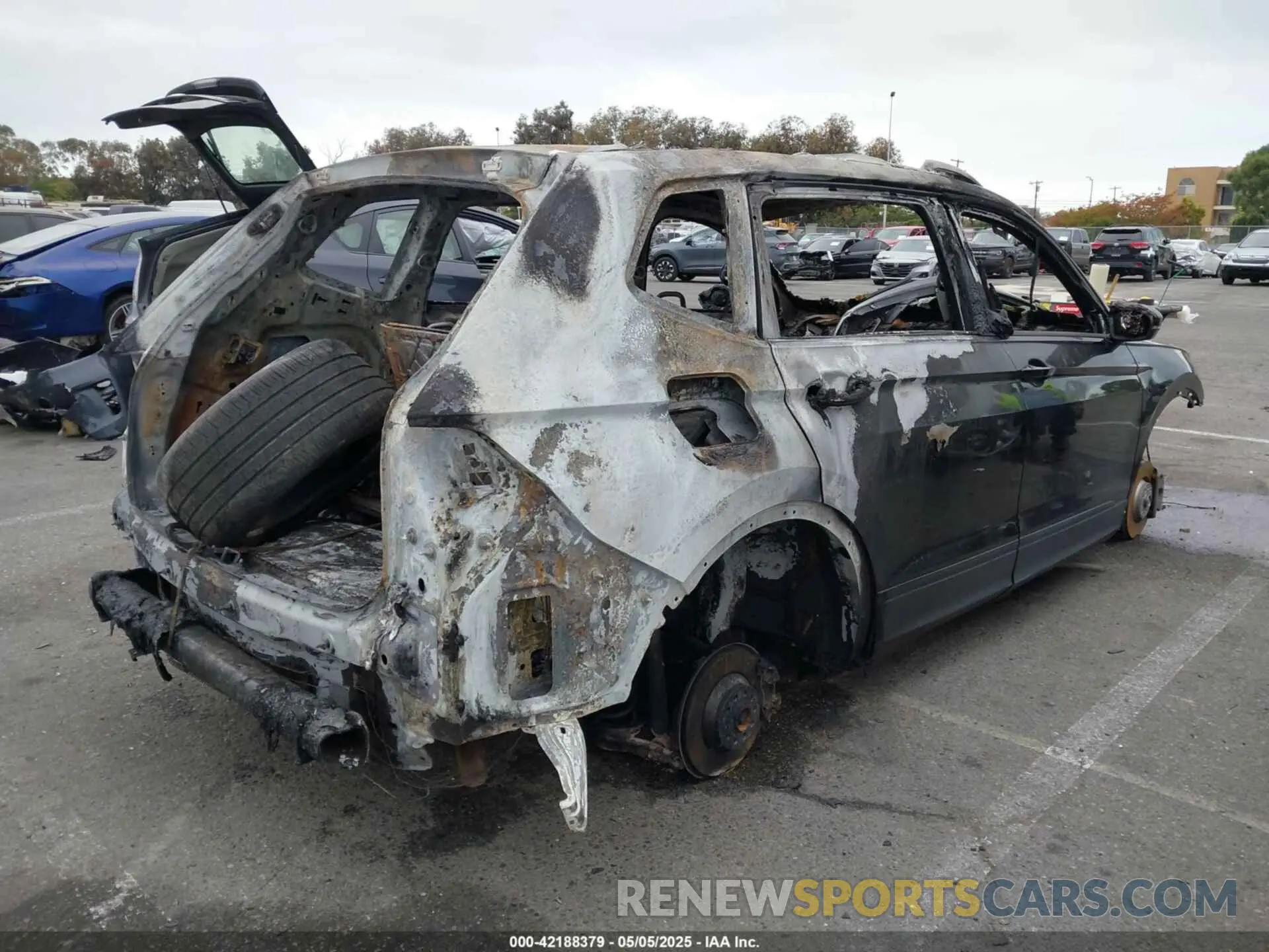 4 Photograph of a damaged car 3VV1B7AXXMM045664 VOLKSWAGEN TIGUAN 2021