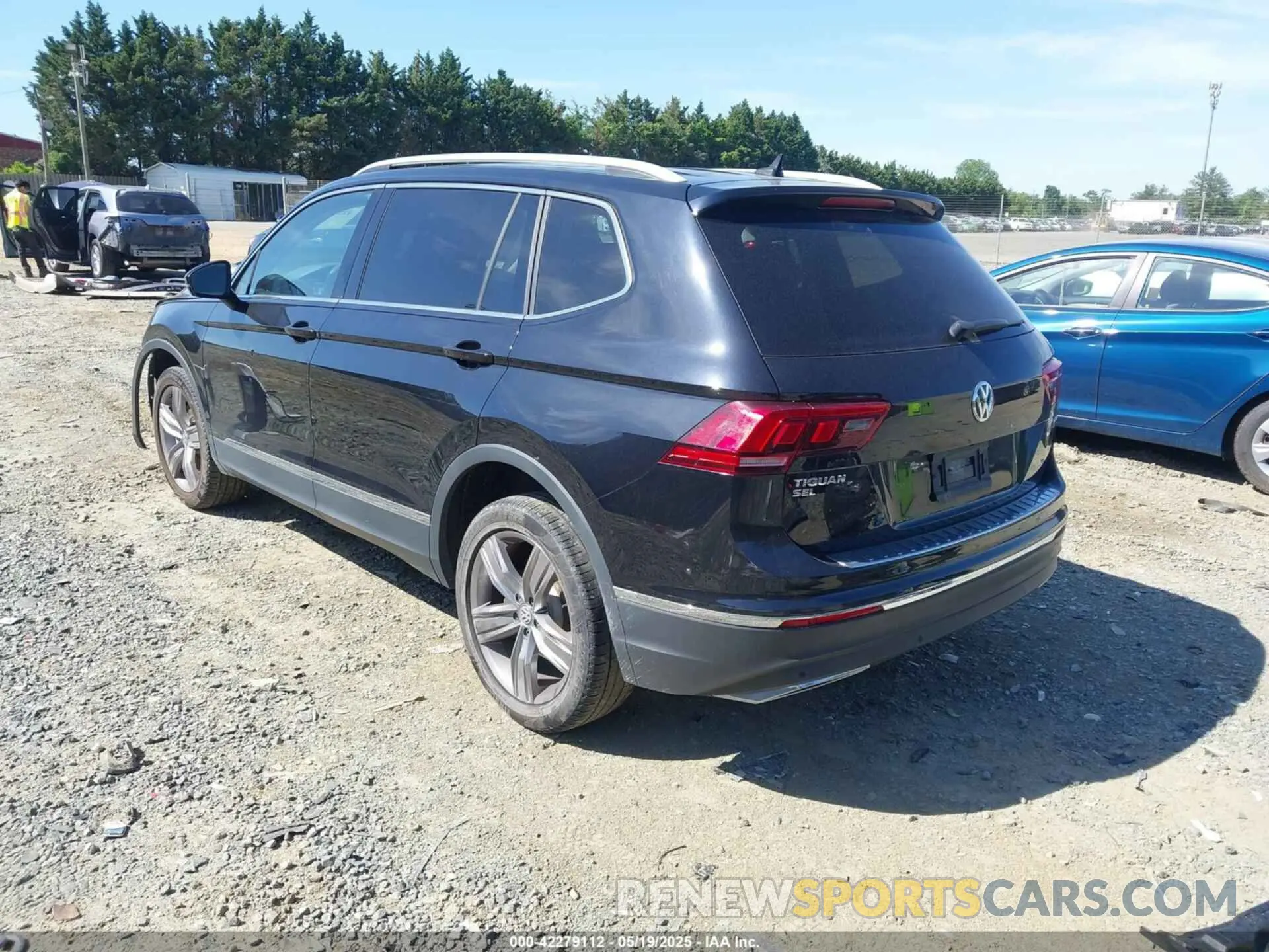 3 Photograph of a damaged car 3VV2B7AX0MM027517 VOLKSWAGEN TIGUAN 2021