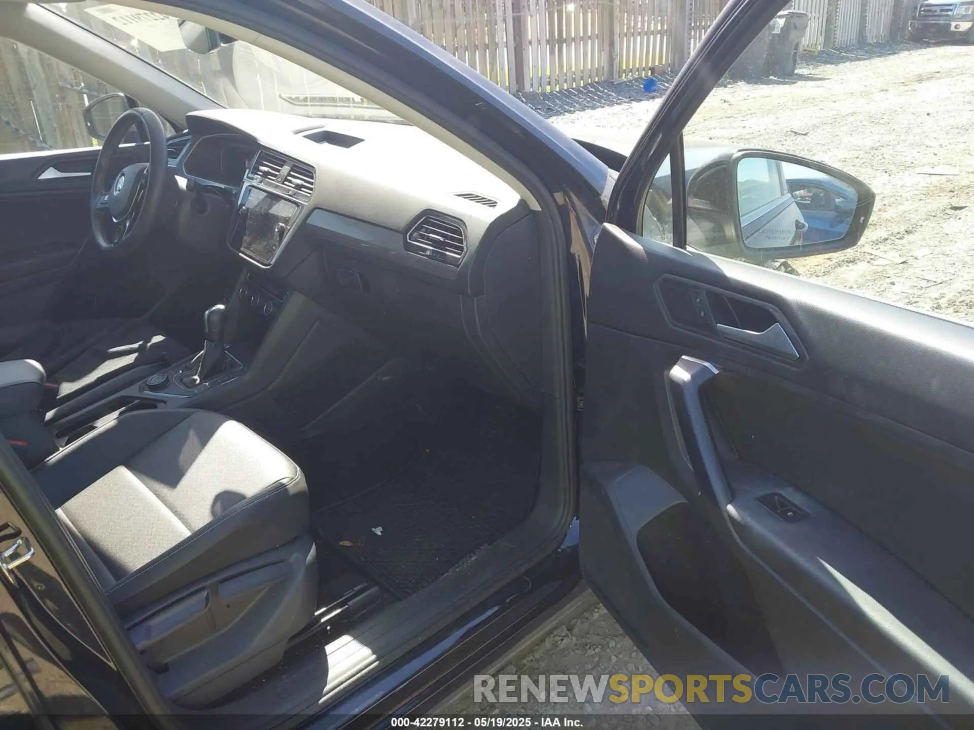 5 Photograph of a damaged car 3VV2B7AX0MM027517 VOLKSWAGEN TIGUAN 2021
