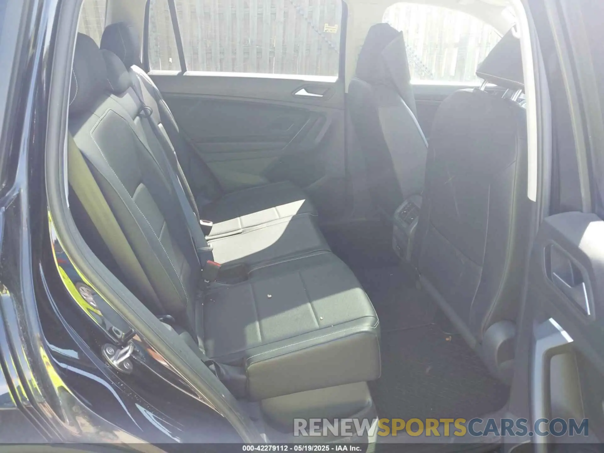 8 Photograph of a damaged car 3VV2B7AX0MM027517 VOLKSWAGEN TIGUAN 2021