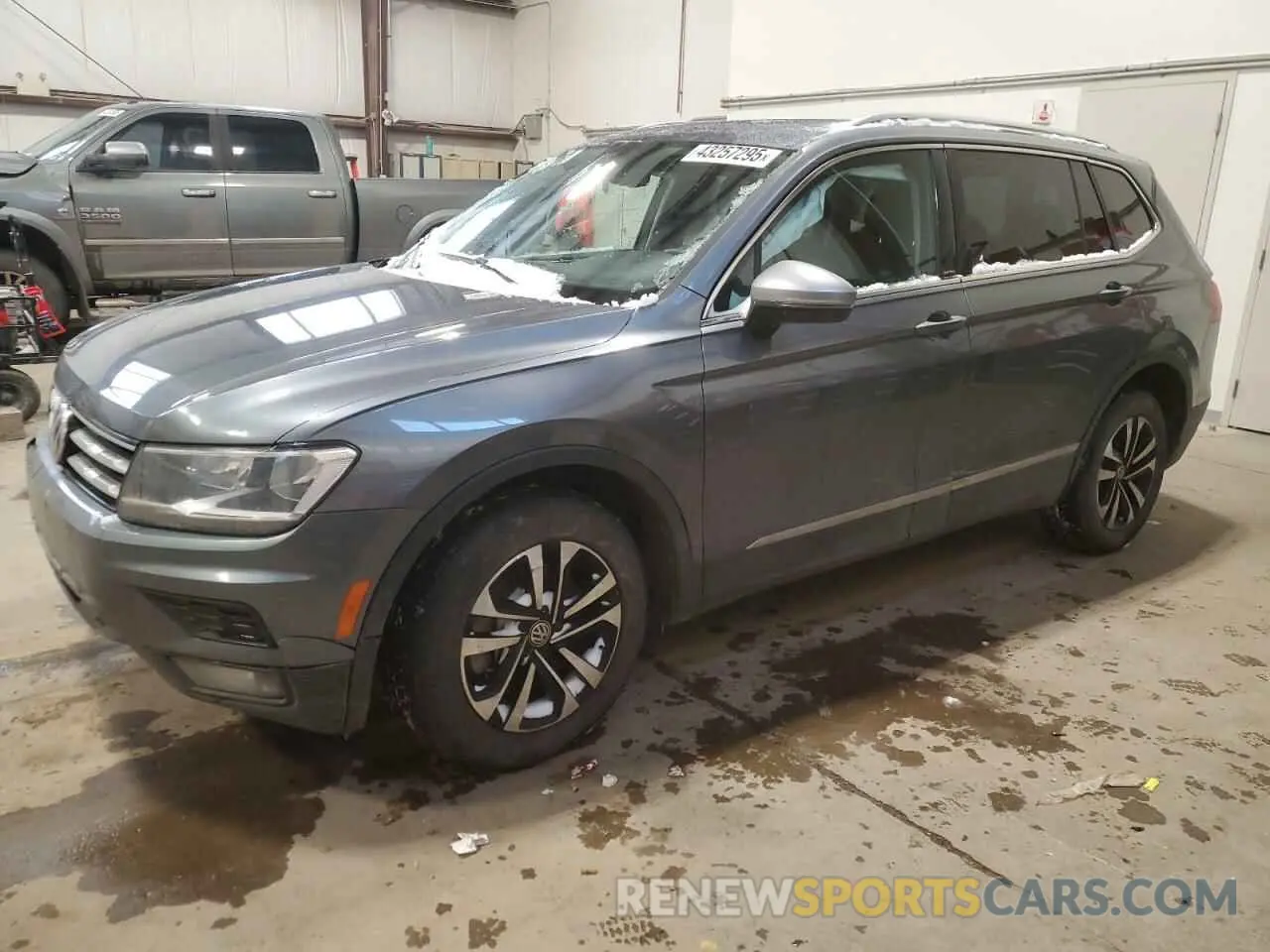1 Photograph of a damaged car 3VV2B7AX0MM107464 VOLKSWAGEN TIGUAN 2021