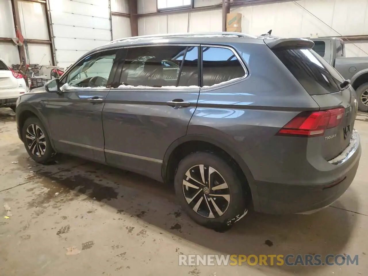 2 Photograph of a damaged car 3VV2B7AX0MM107464 VOLKSWAGEN TIGUAN 2021
