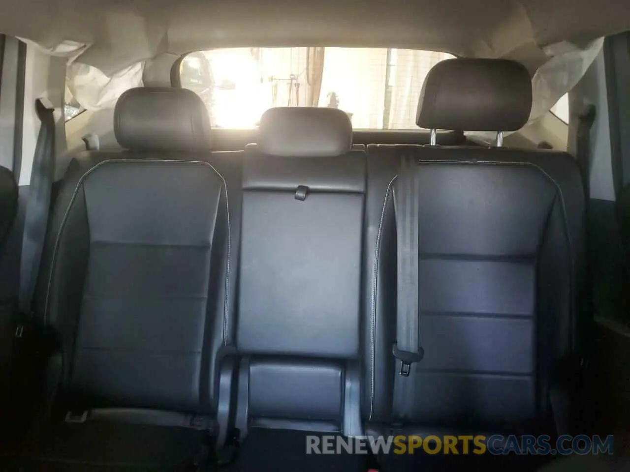 10 Photograph of a damaged car 3VV2B7AX0MM122613 VOLKSWAGEN TIGUAN 2021
