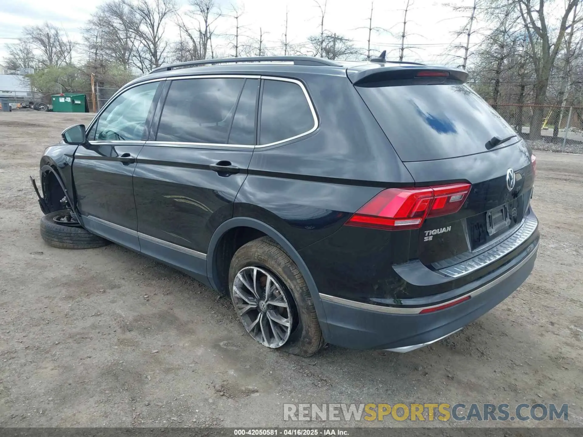 3 Photograph of a damaged car 3VV2B7AX0MM132946 VOLKSWAGEN TIGUAN 2021