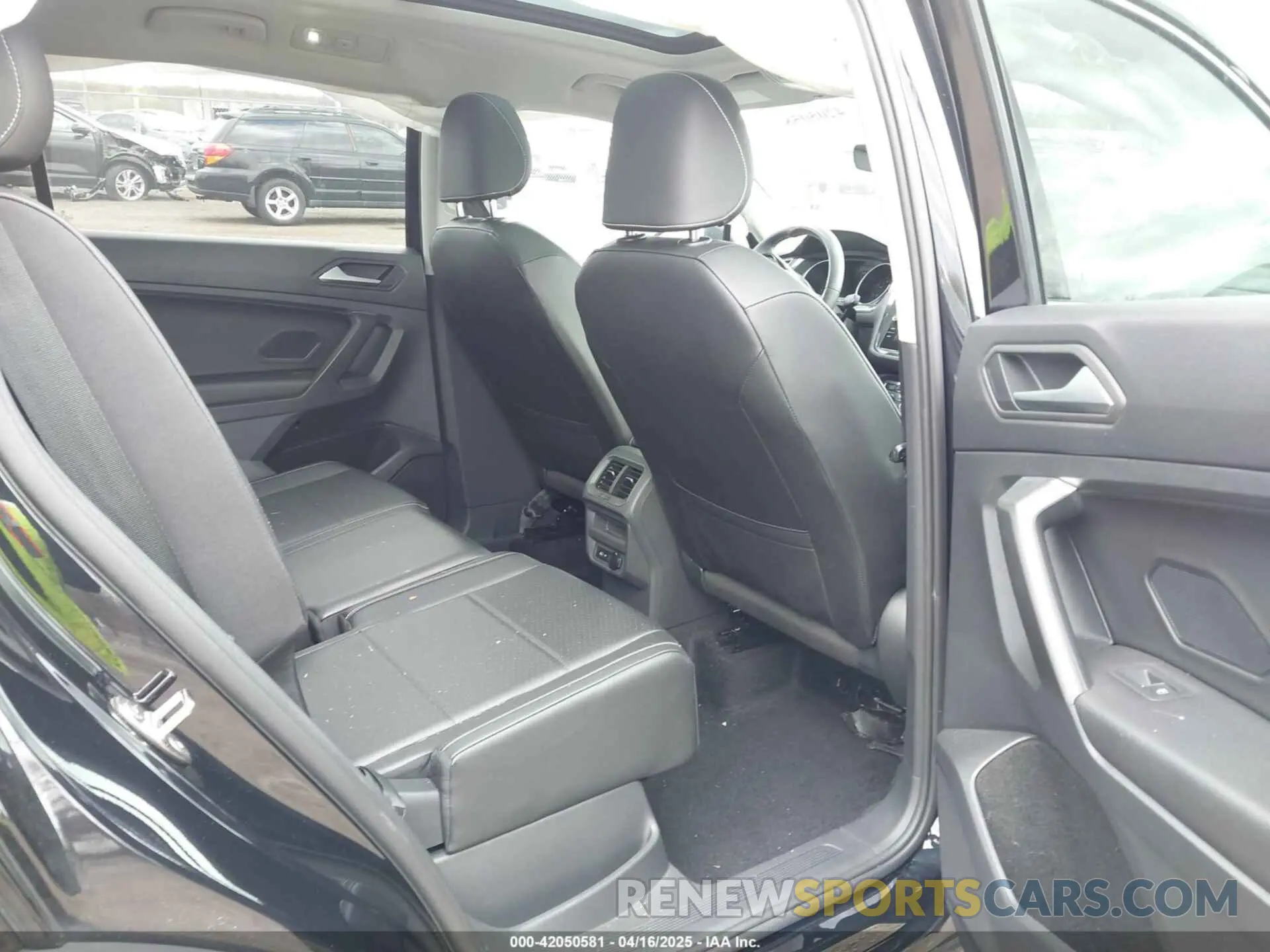 8 Photograph of a damaged car 3VV2B7AX0MM132946 VOLKSWAGEN TIGUAN 2021