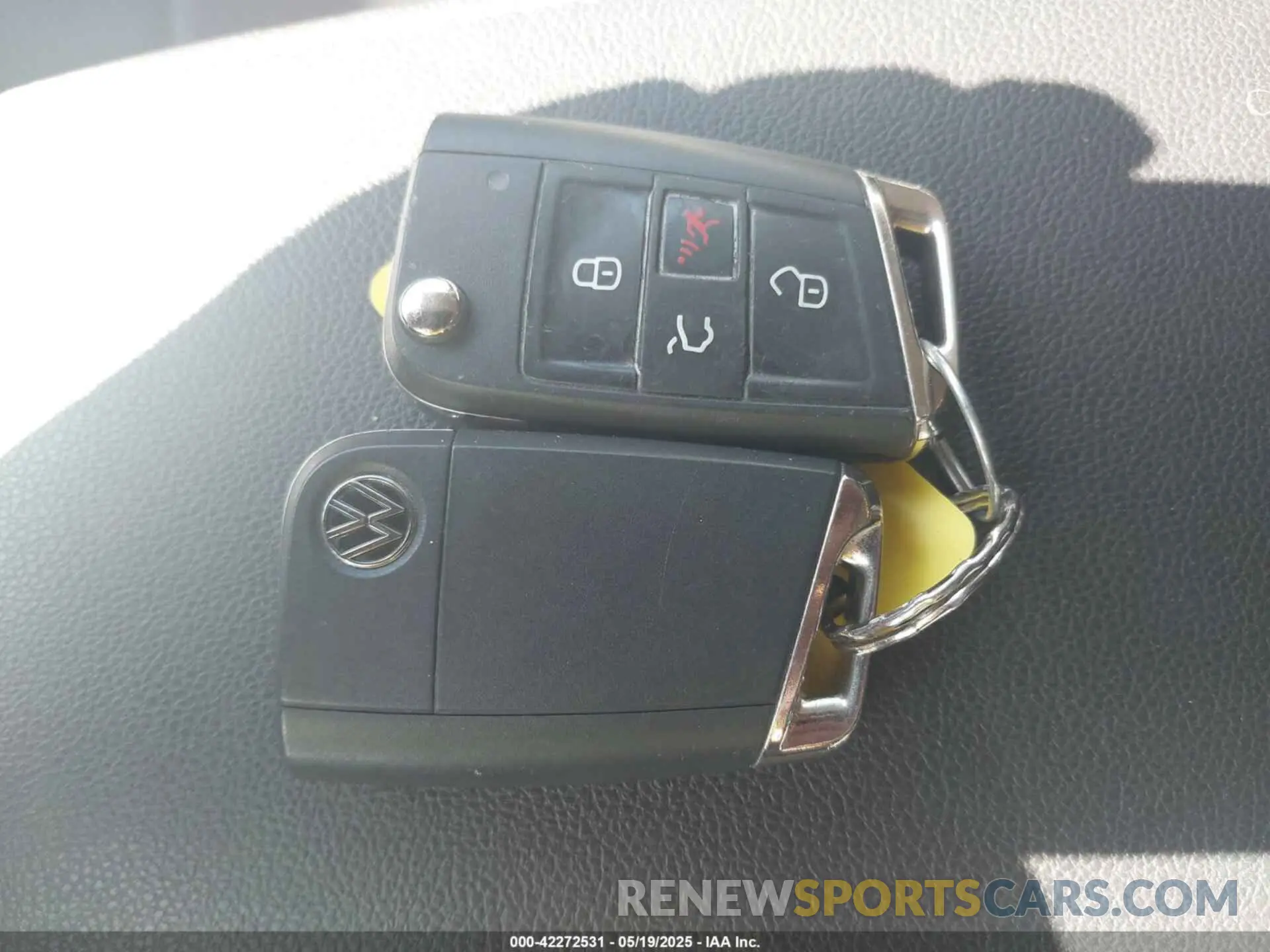 11 Photograph of a damaged car 3VV2B7AX1MM142823 VOLKSWAGEN TIGUAN 2021
