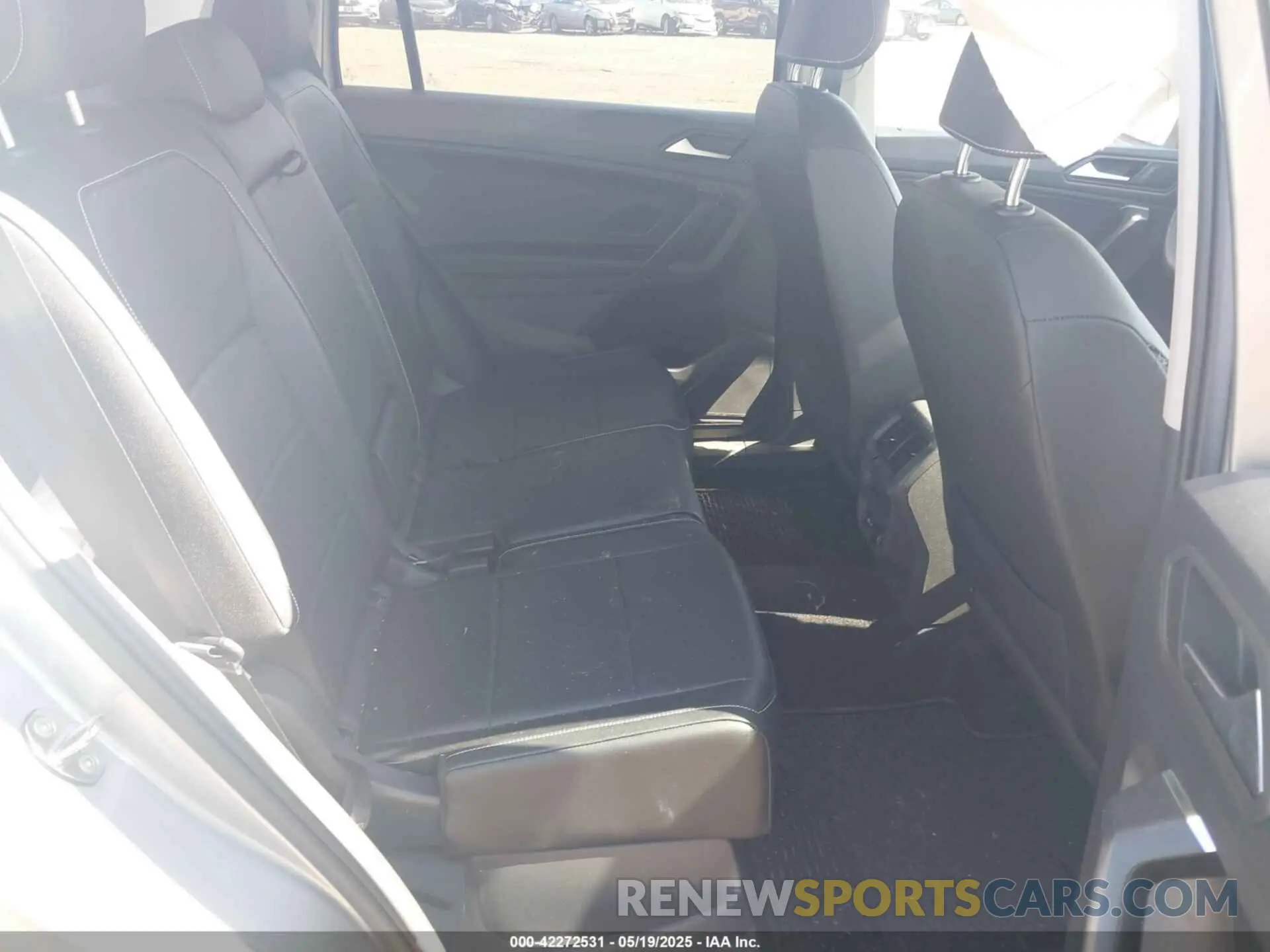 8 Photograph of a damaged car 3VV2B7AX1MM142823 VOLKSWAGEN TIGUAN 2021