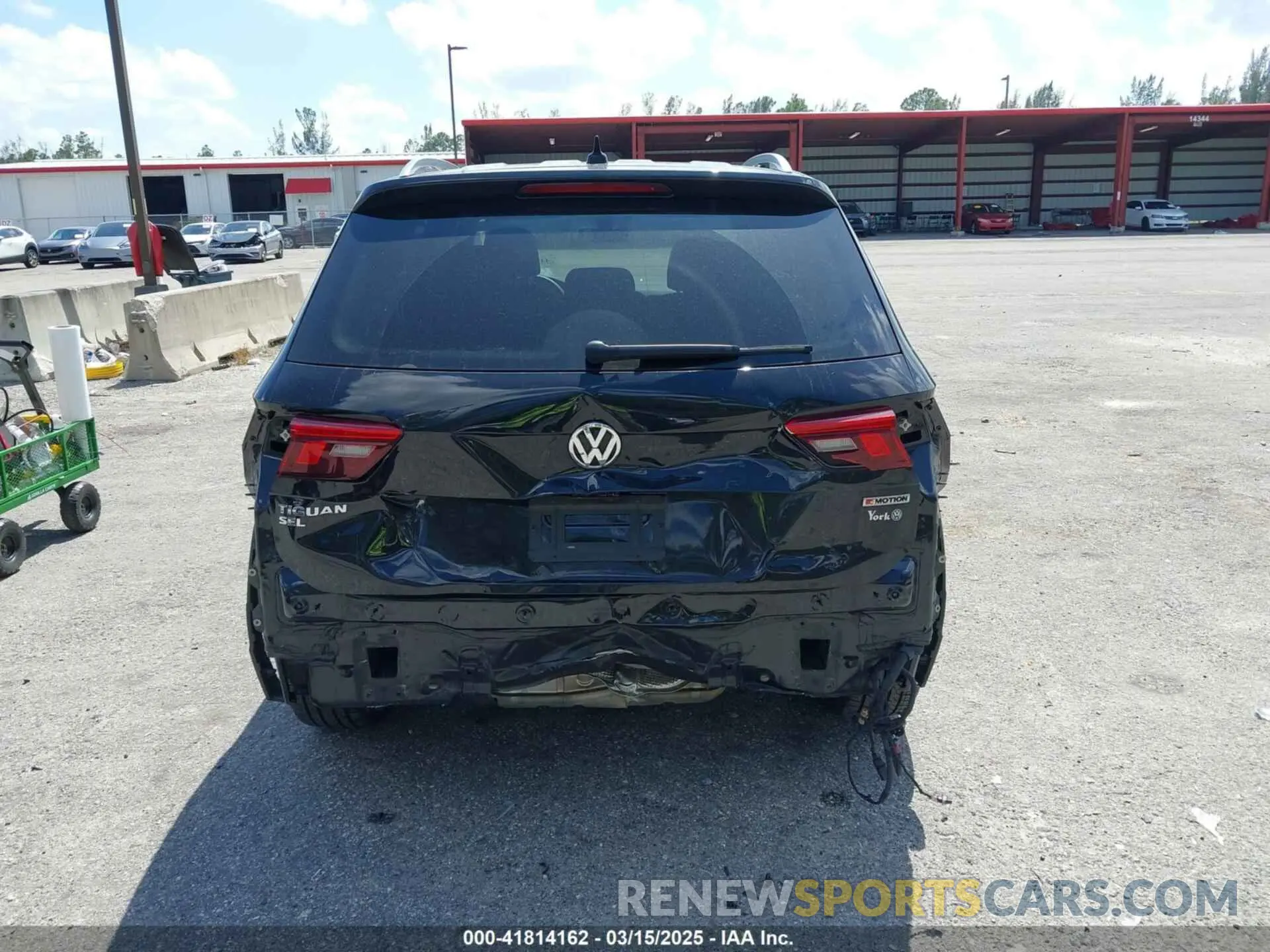 16 Photograph of a damaged car 3VV2B7AX1MM150534 VOLKSWAGEN TIGUAN 2021