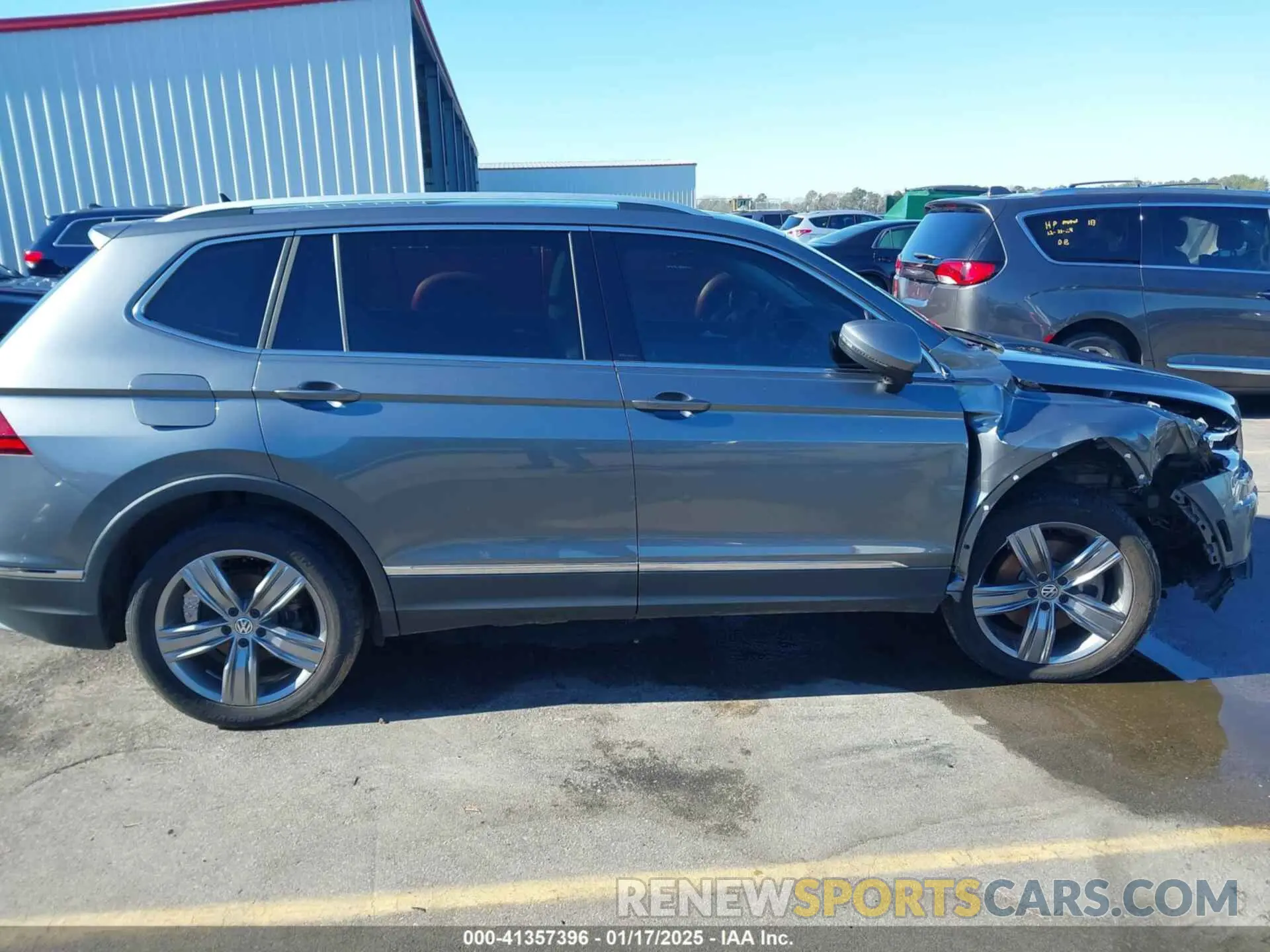 13 Photograph of a damaged car 3VV2B7AX2MM001713 VOLKSWAGEN TIGUAN 2021