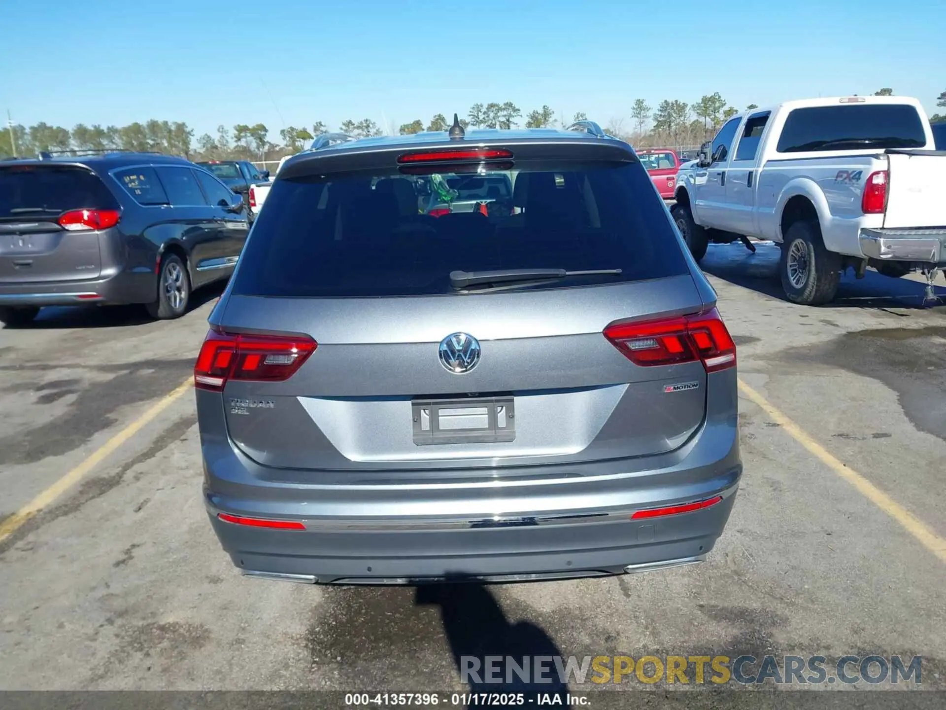 16 Photograph of a damaged car 3VV2B7AX2MM001713 VOLKSWAGEN TIGUAN 2021