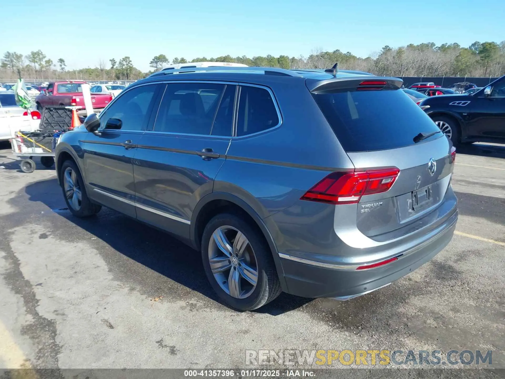 3 Photograph of a damaged car 3VV2B7AX2MM001713 VOLKSWAGEN TIGUAN 2021