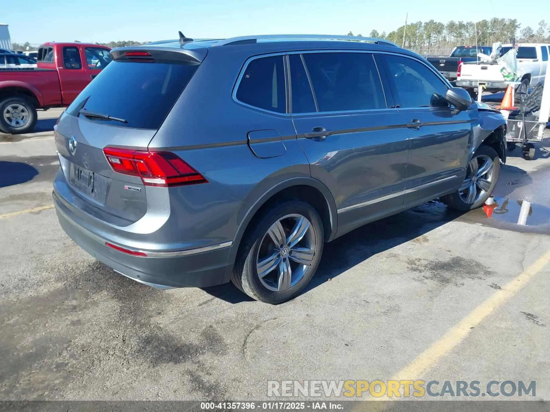4 Photograph of a damaged car 3VV2B7AX2MM001713 VOLKSWAGEN TIGUAN 2021