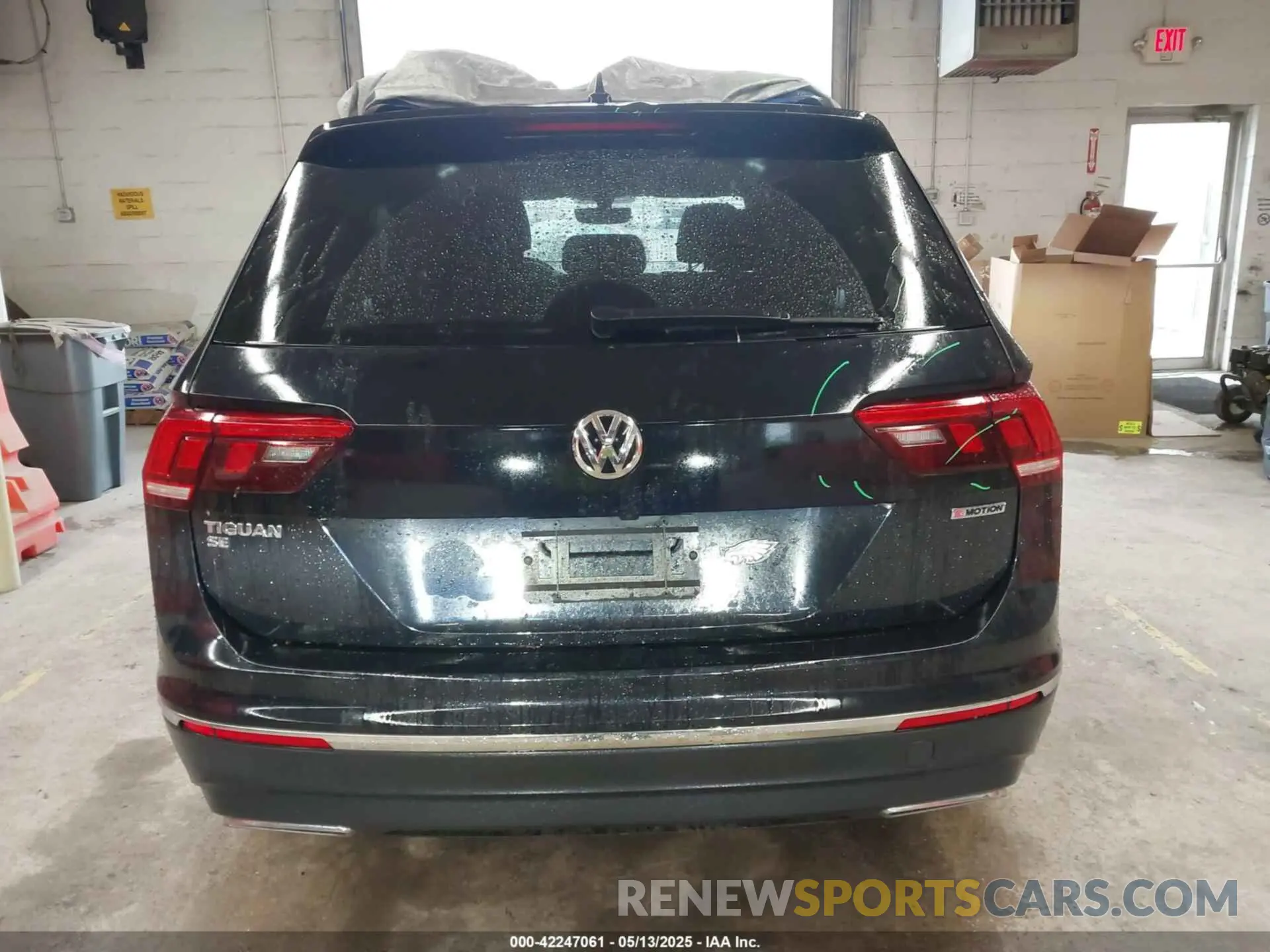 16 Photograph of a damaged car 3VV2B7AX2MM096399 VOLKSWAGEN TIGUAN 2021